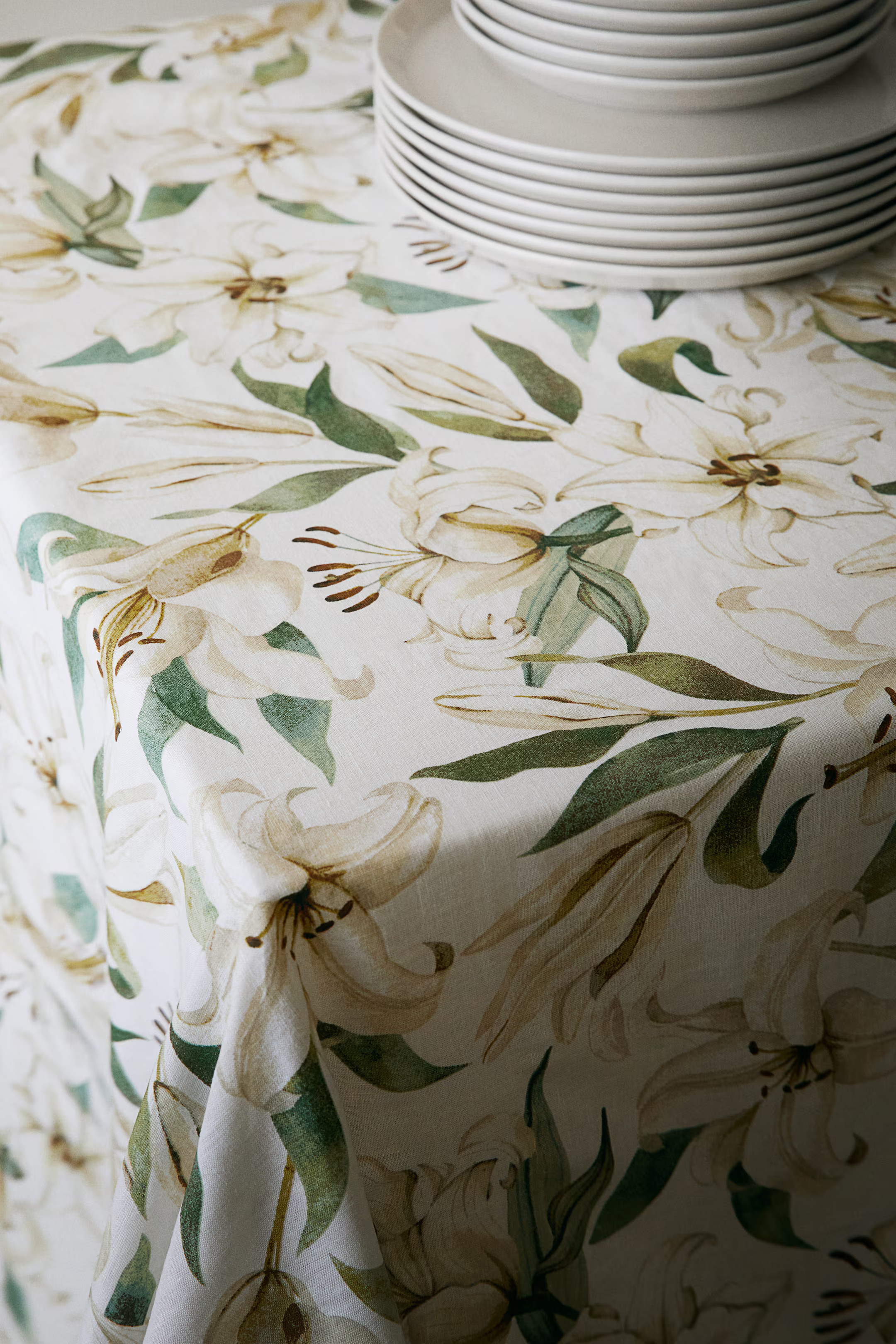 Patterned Tablecloth | H&M (US + CA)