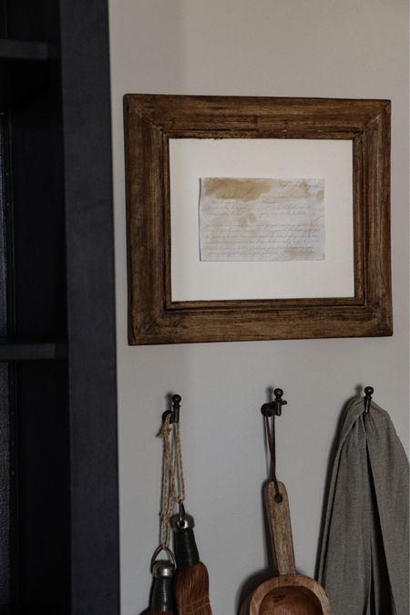 Don’t love the color of your frame, change it up with a little antique wax! Love this easy thrift flip 😊️

#thriftedhome #neutralhome #neutralhomedecor #homedecoronabudget #budgethomedecor #moderncottage #rustichome #vintagedecor #antiquewax #diy #diywallart #thriftflip

#LTKhome