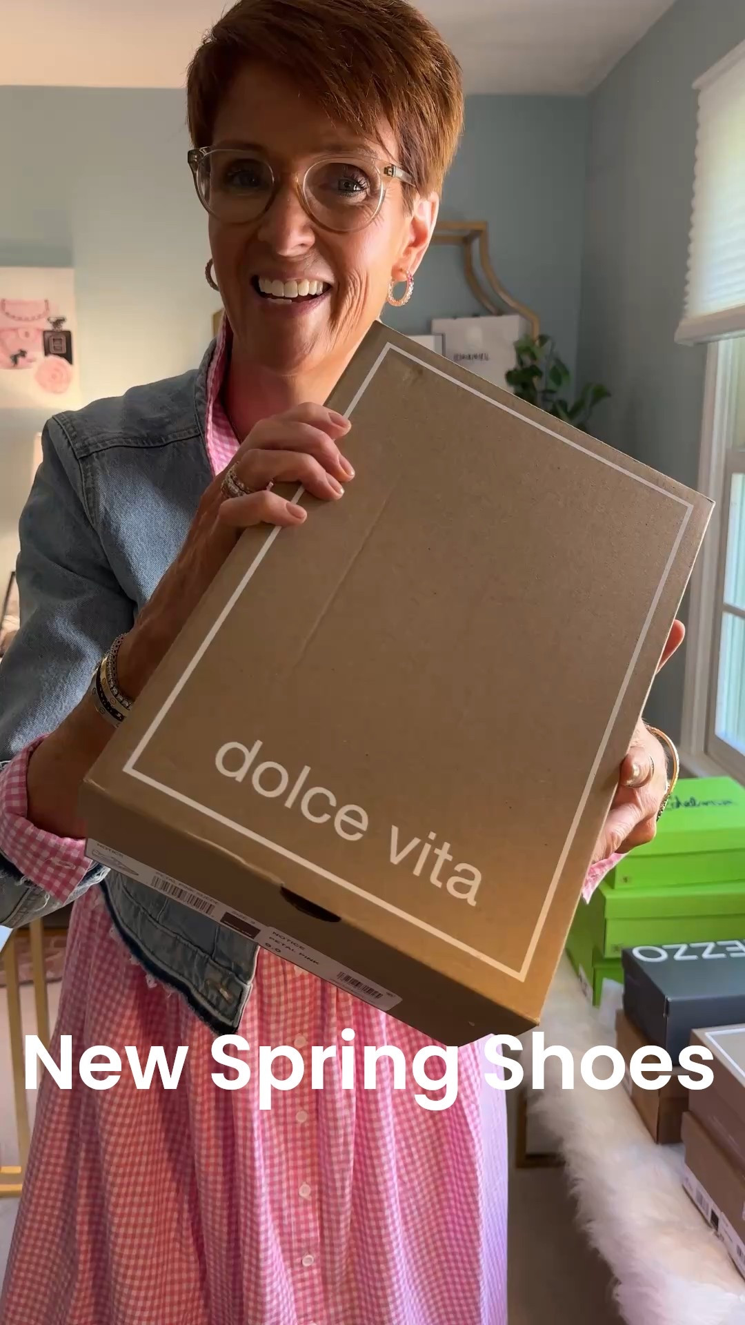 👟 Dolce Vita – Pink Suede Sneakers
This look is from MACY’S. Remember, the best place to see all things MACY’s is in my MACY’S storefront, linked in my Instagram bio. 

Same trend, different brand. These pink DV sneakers are in the mix. 
Trying these blush Dolce Vita sneakers—fun color, everyday style. But how do they compare? 
Save, shop, + cast your vote below.

#LTKShoeCrush #LTKStyleTip #LTKOver40