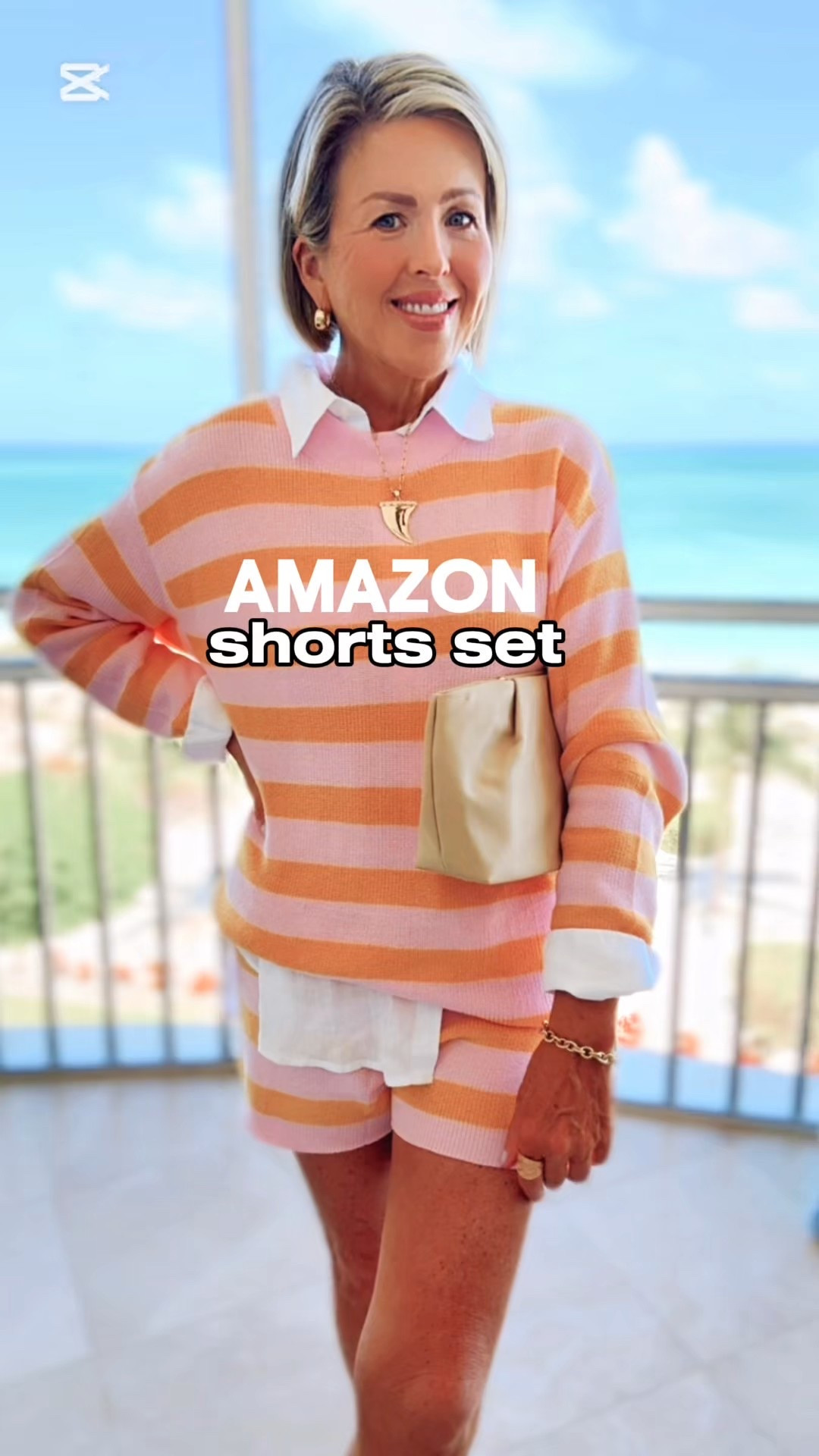 wearing small in set- medium in white linen blouse
