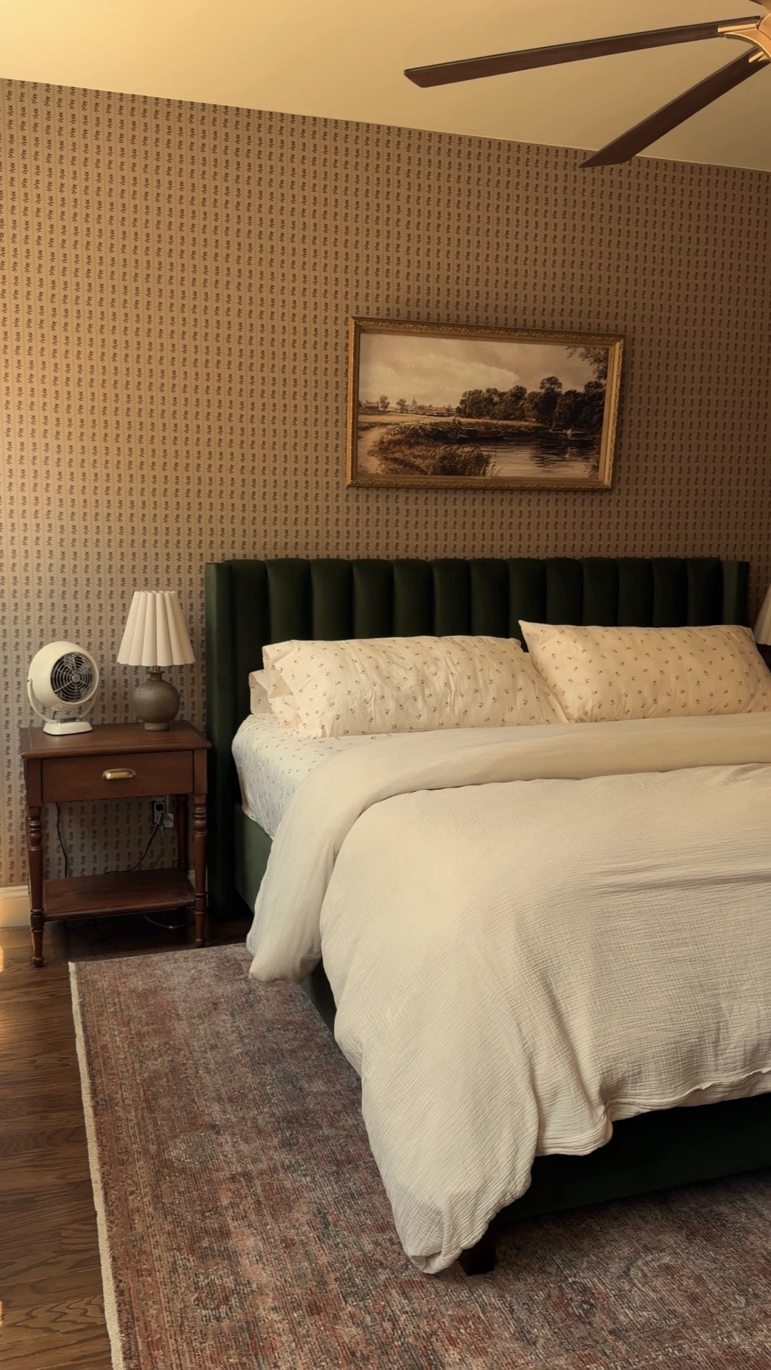 Finally starting to put together the cozy primary bedroom of my dreams 🥹💭

#bedroominspo #bedroomdecor #cozybedroom #cottagecore #homedecor #primarybedroom #bedroomfurniture #greenbedframe #bedframe #cozyroom #cozybedroom #arearug #rug #rugs #vintagerug #redrug #wallpaper #interiordesign #homefinds

#LTKHome #LTKOver40 #LTKSaleAlert