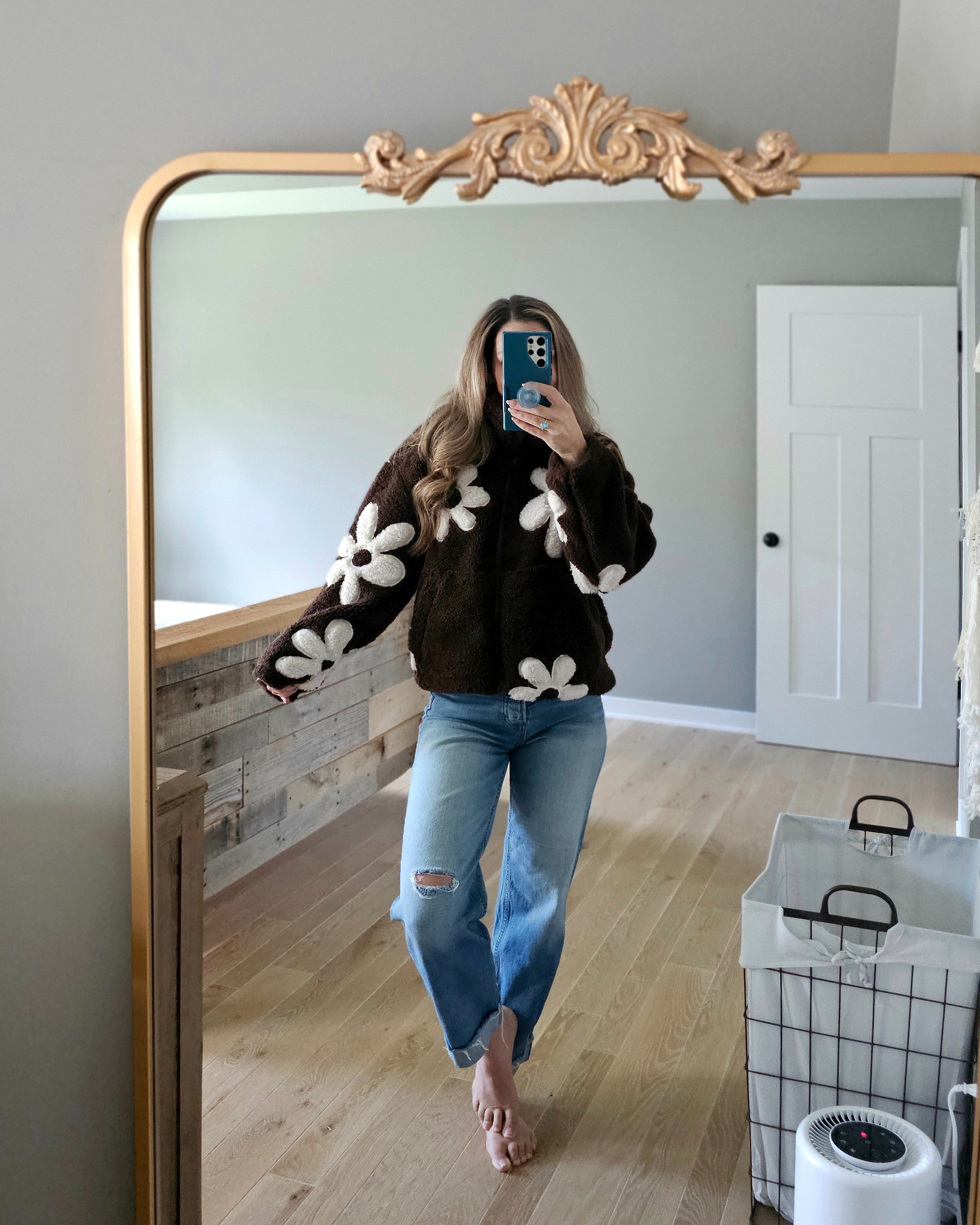 If you see me wearing this fleece 7 days in a row no you didn't 🤣 I'm in the medium!

#LTKGiftGuide #LTKSeasonal