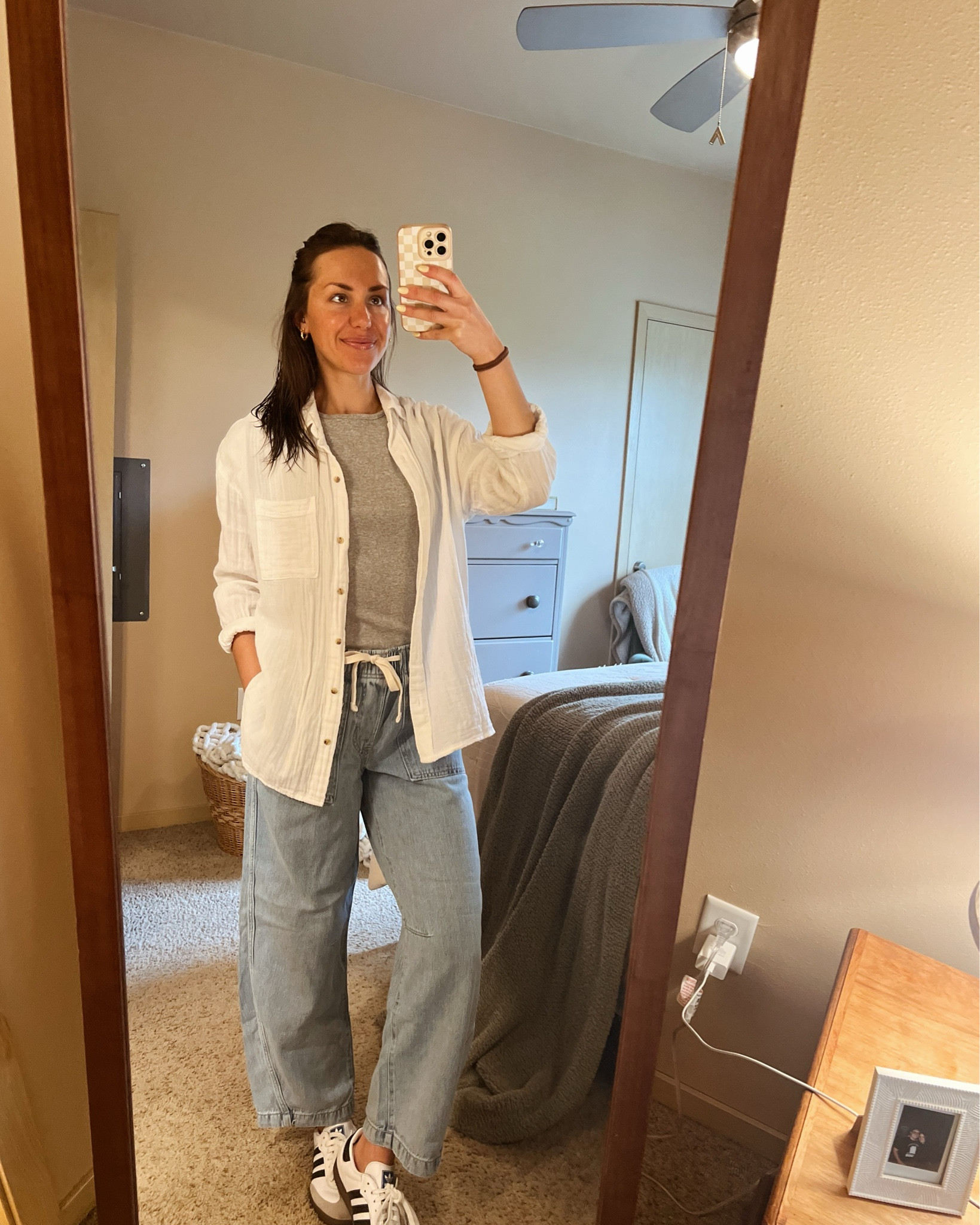 These jeans from gap!! 👏🏻🫶🏼 so comfortable  

#LTKStyleTip #LTKSaleAlert #LTKSeasonal