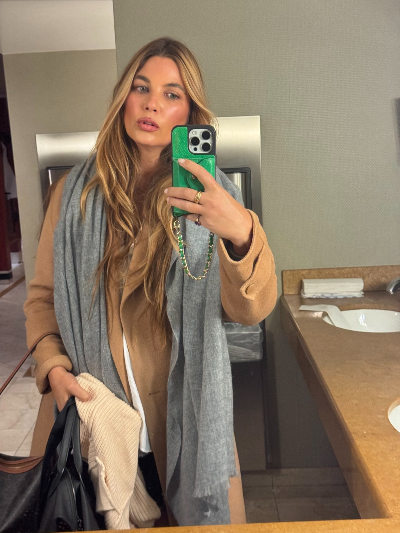 This scarf is LUXE. 💎

#LTKGiftGuide #LTKHoliday #LTKdayinmylife