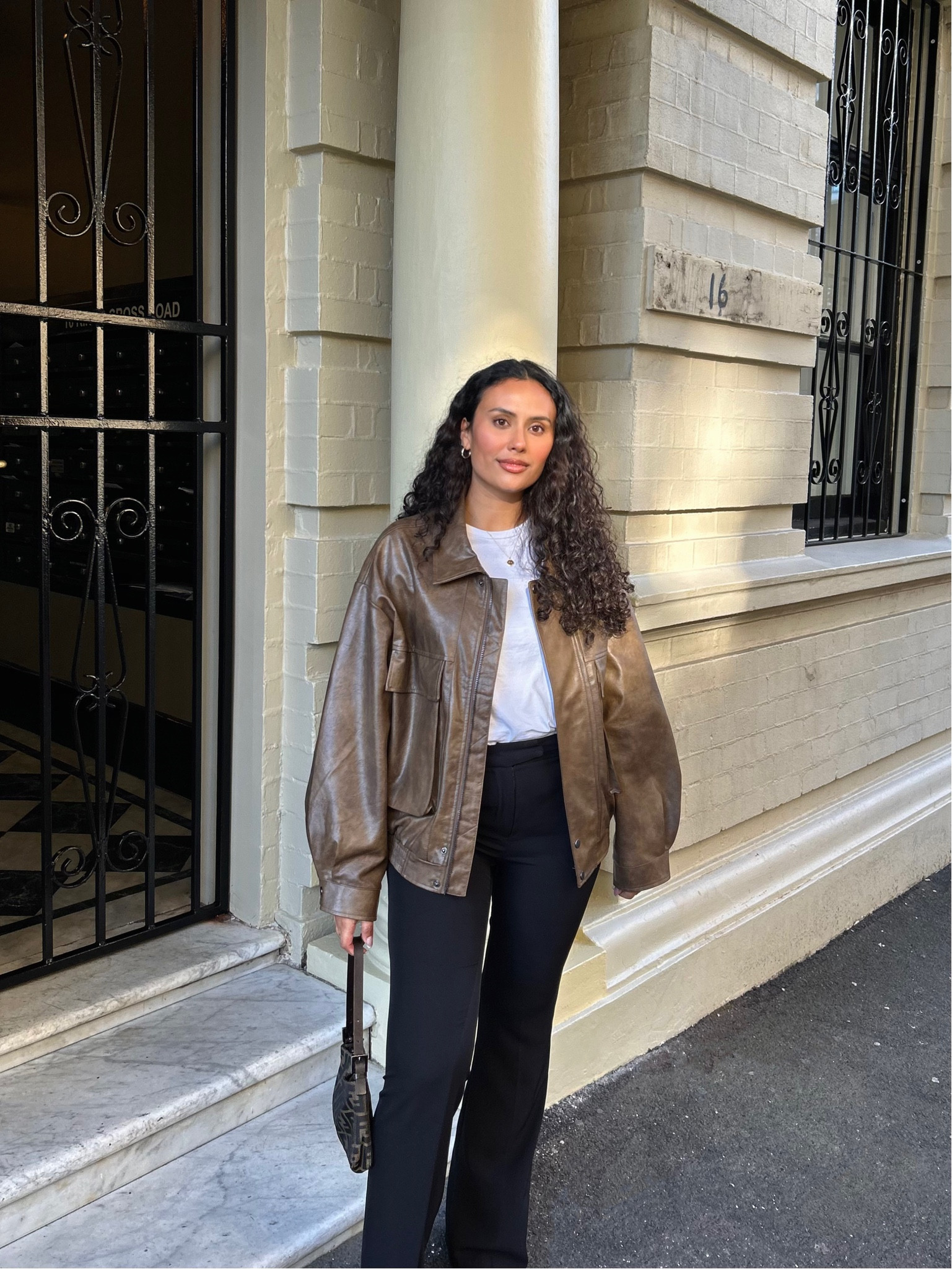 Oversized brown leather jacket is a staple 🫶🏽

#LTKstyletip #LTKaustralia