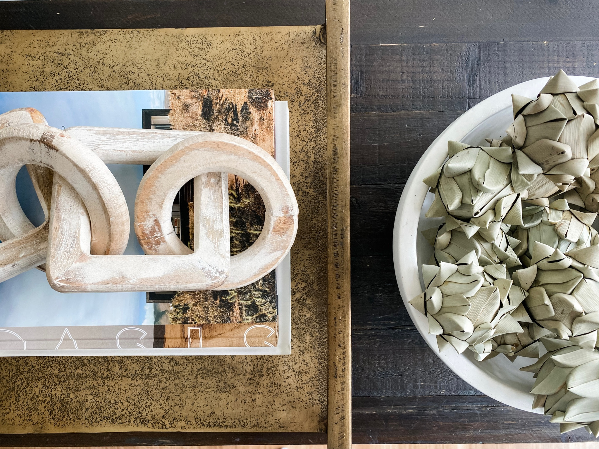 Modern Desert Styling🤍🌵

Brass tray, console table, artichokes, decorative bowl, wood chains, coffee table books, home decor, modern organic, table styling, neutral decor

#LTKFind #LTKunder50 #LTKhome