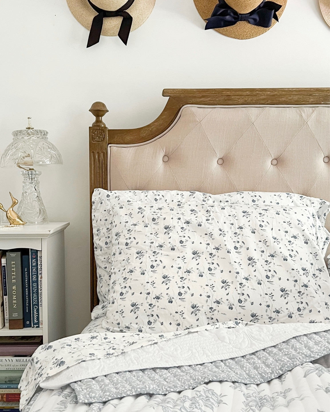 Blue and white sheets, Casual coastal style for New England Summer, Coastal New England style, Classic New England Style, New England Style, Coastal Home, Coastal Living, Coastal Grandmillennial, blue and white room, coastal grandmillennial 

#LTKsalealert #LTKhome #LTKstyletip