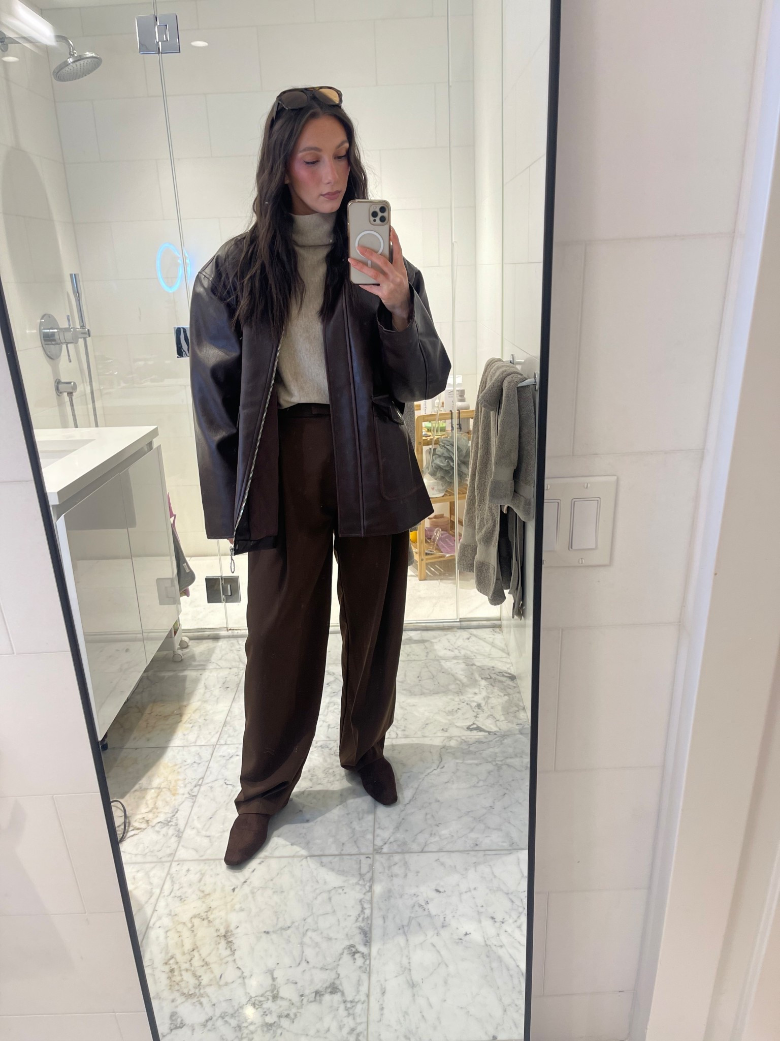 Neutrals brown monochromatic look

#LTKSeasonal #LTKStyleTip #LTKWorkwear