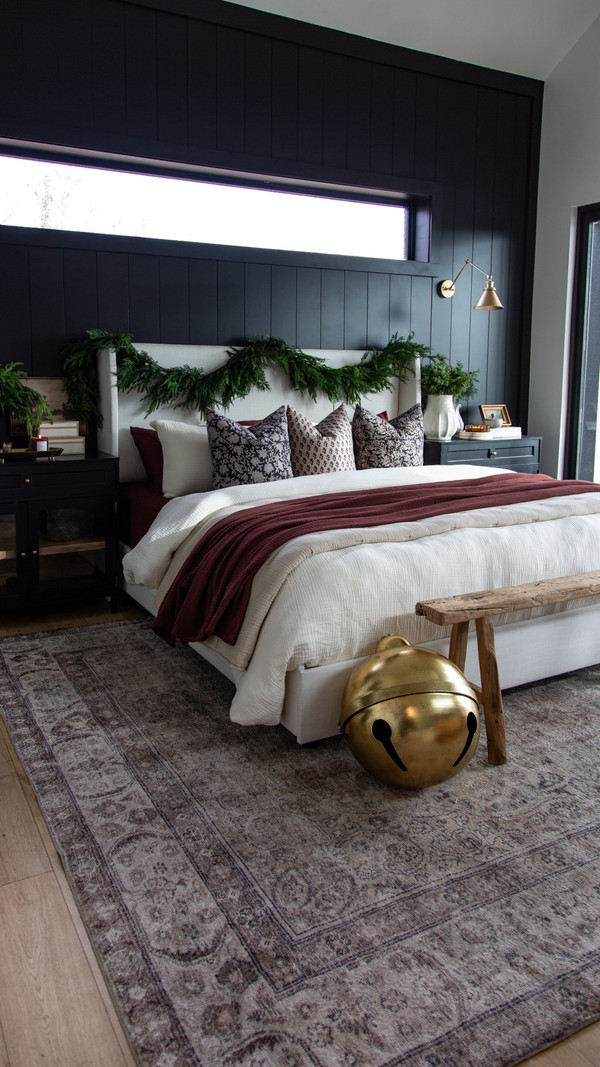 Holiday bedding refresh is officially done and I’m obsessed.