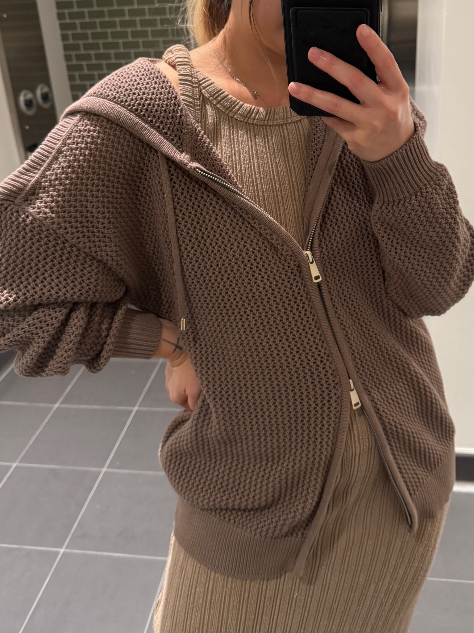 Two-way zip hoodie I’m obsessed with. In 3 neutralish colors. Wearing size S!

#LTKStyleTip #LTKPetite #LTKSeasonal