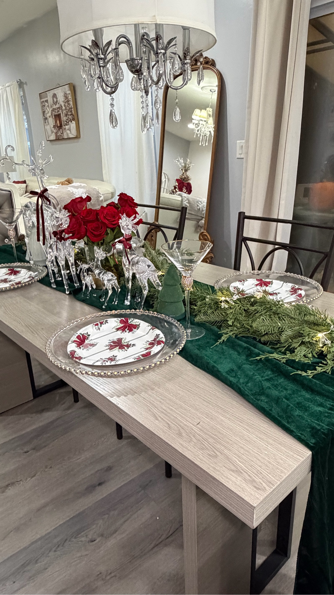 I love my Ralph Lauren simplistically Christmas decoration.



#LTKHoliday #LTKSeasonal #LTKHome