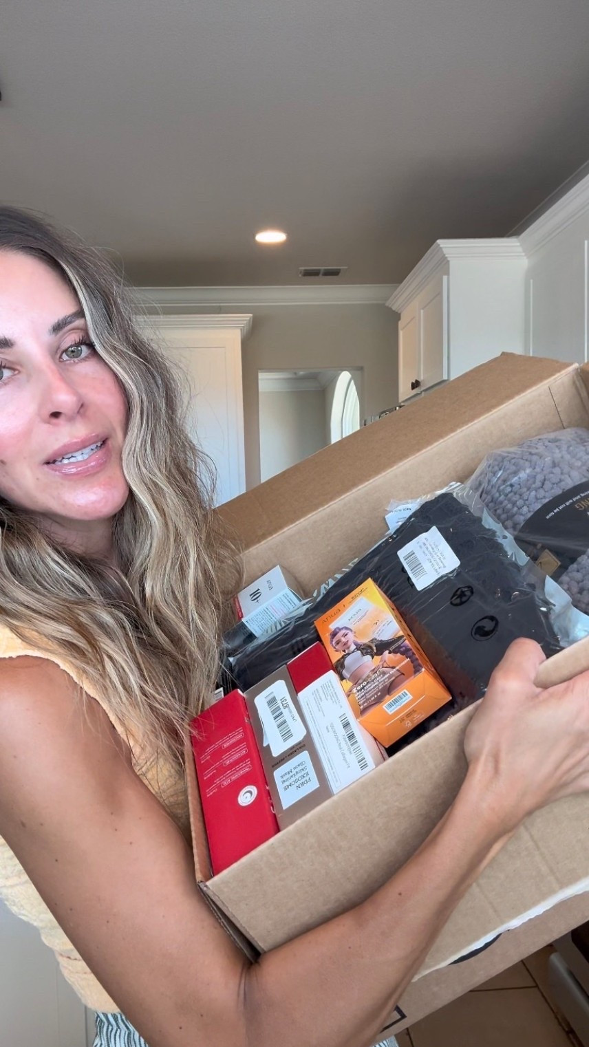 Sharing what I bought on Amazon this week! Comment NEED for all the deets to shop! Amazon favorites Amazon haul Amazon deals Amazon style.
.
.
.
#amazonhaul #millennialmoms #amazonlover #amazonfaves #koreanskincare