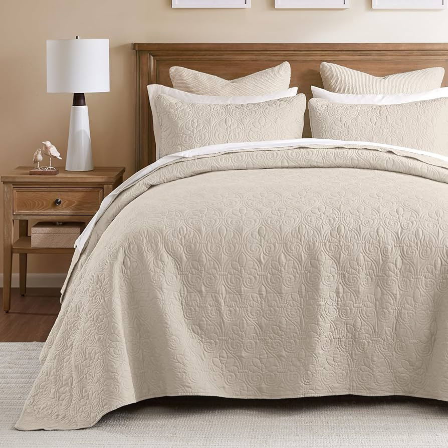 Madison Park Quebec King Size Quilt Bedding Set - Cream , Damask – 3 Piece Bedding Quilt Coverl... | Amazon (US)