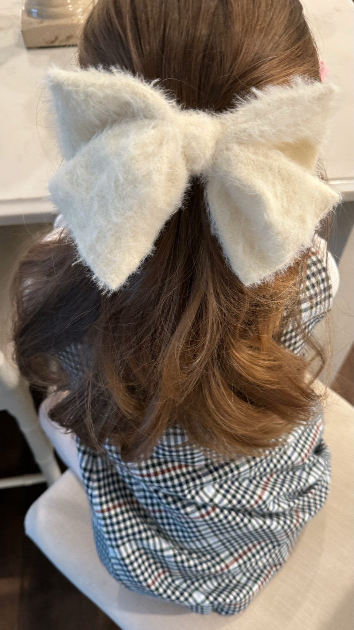 Sweetest bow marked down to $5 today! 

Girls stocking stuffer! 