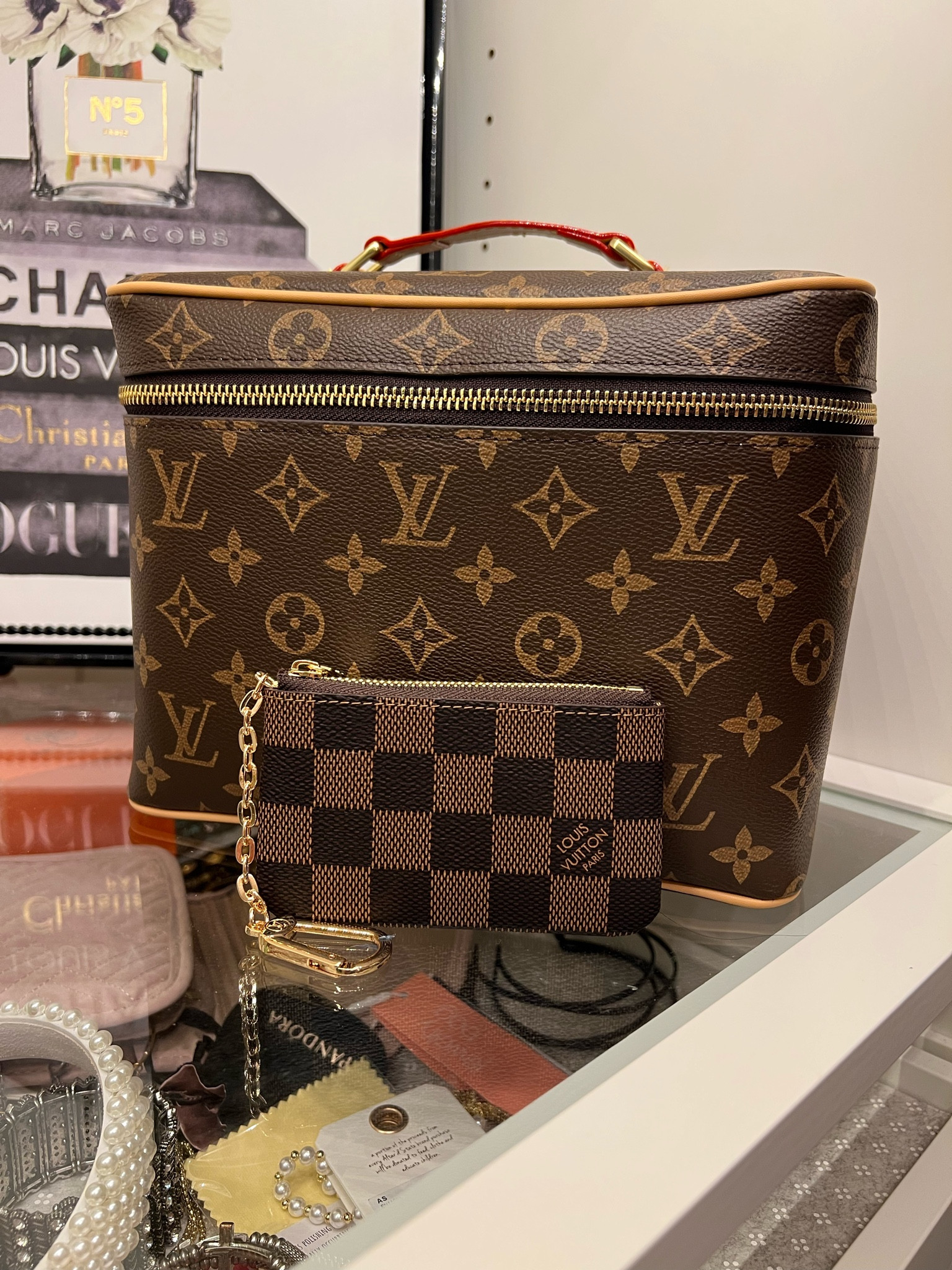 Makeup bag
Travel bag
Dhagte
Money purse


#LTKFindsUnder100 #LTKFindsUnder50 #LTKStyleTip