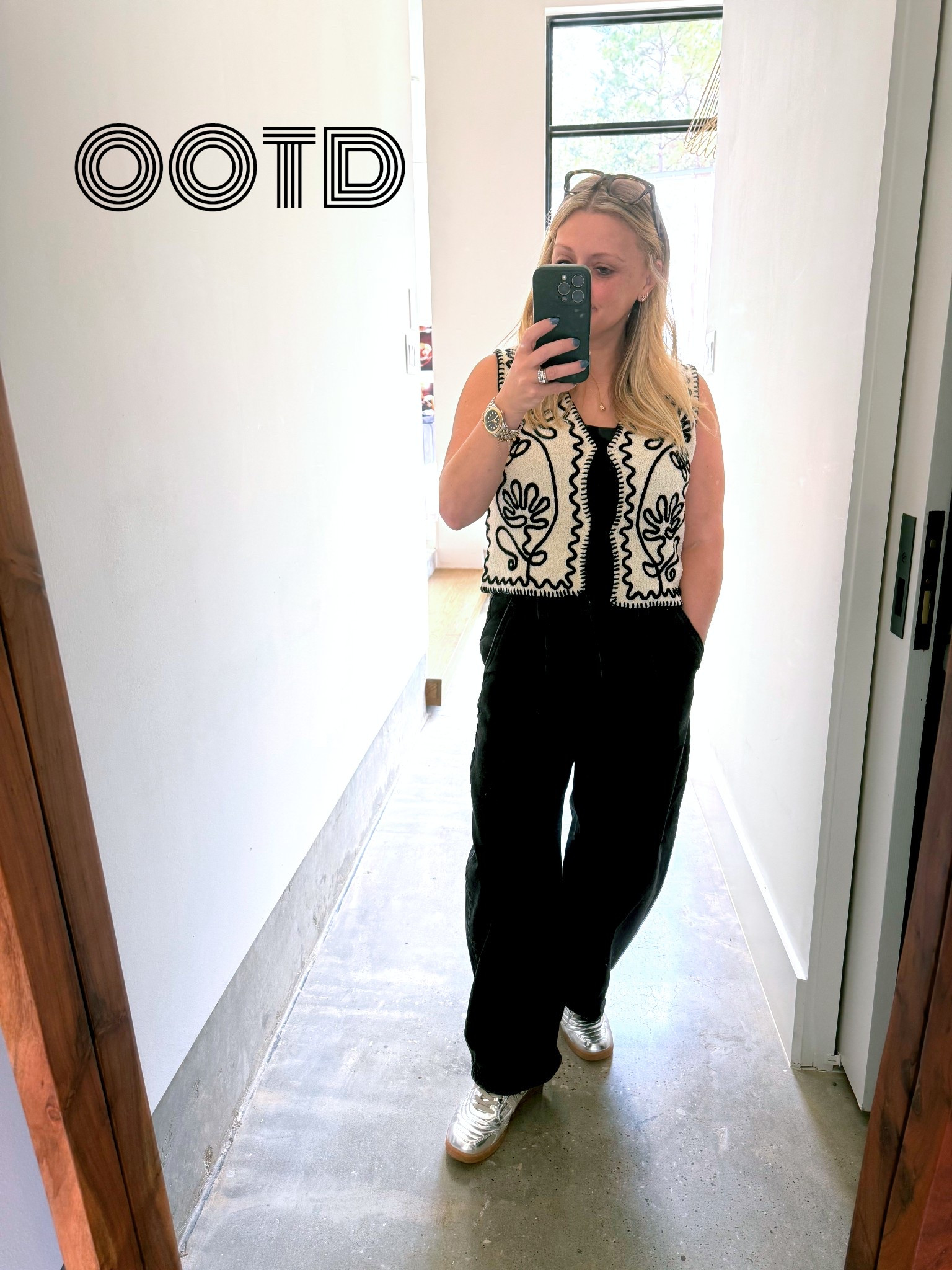 Tuesday but felt like a Monday, still not fall weather here

#LTKOver40 #LTKSeasonal