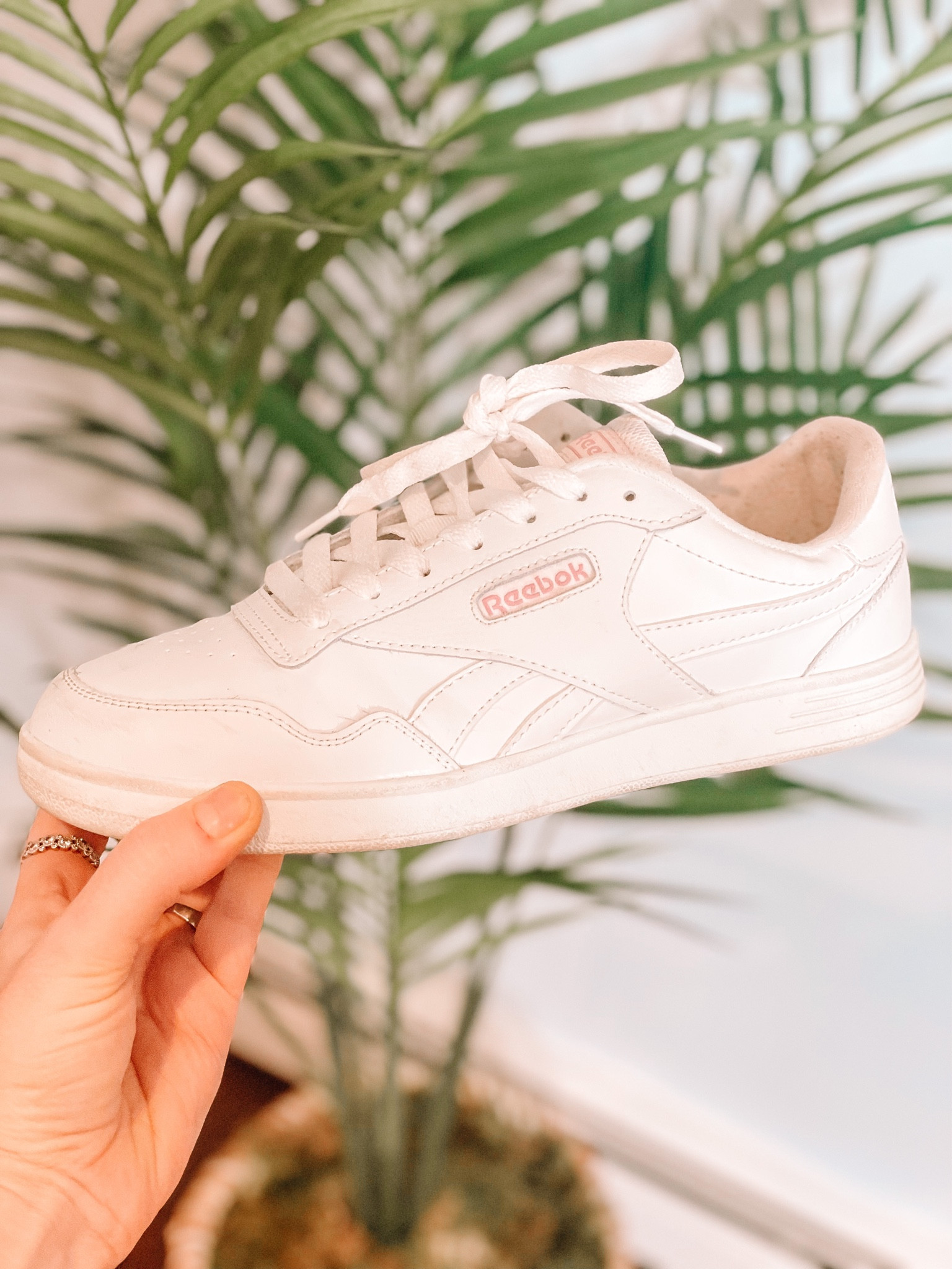 These are seriously the comfiest Sneakers to wear, almost all shoes hurt me but these are a dream! So comfortable, don't have to be broken in, runs true to size, I wear these working out and they're great, also super cute for everyday outfits.. on sale now for half price 


Leggings, workout, fitness 

#LTKSale #LTKsalealert #LTKfit