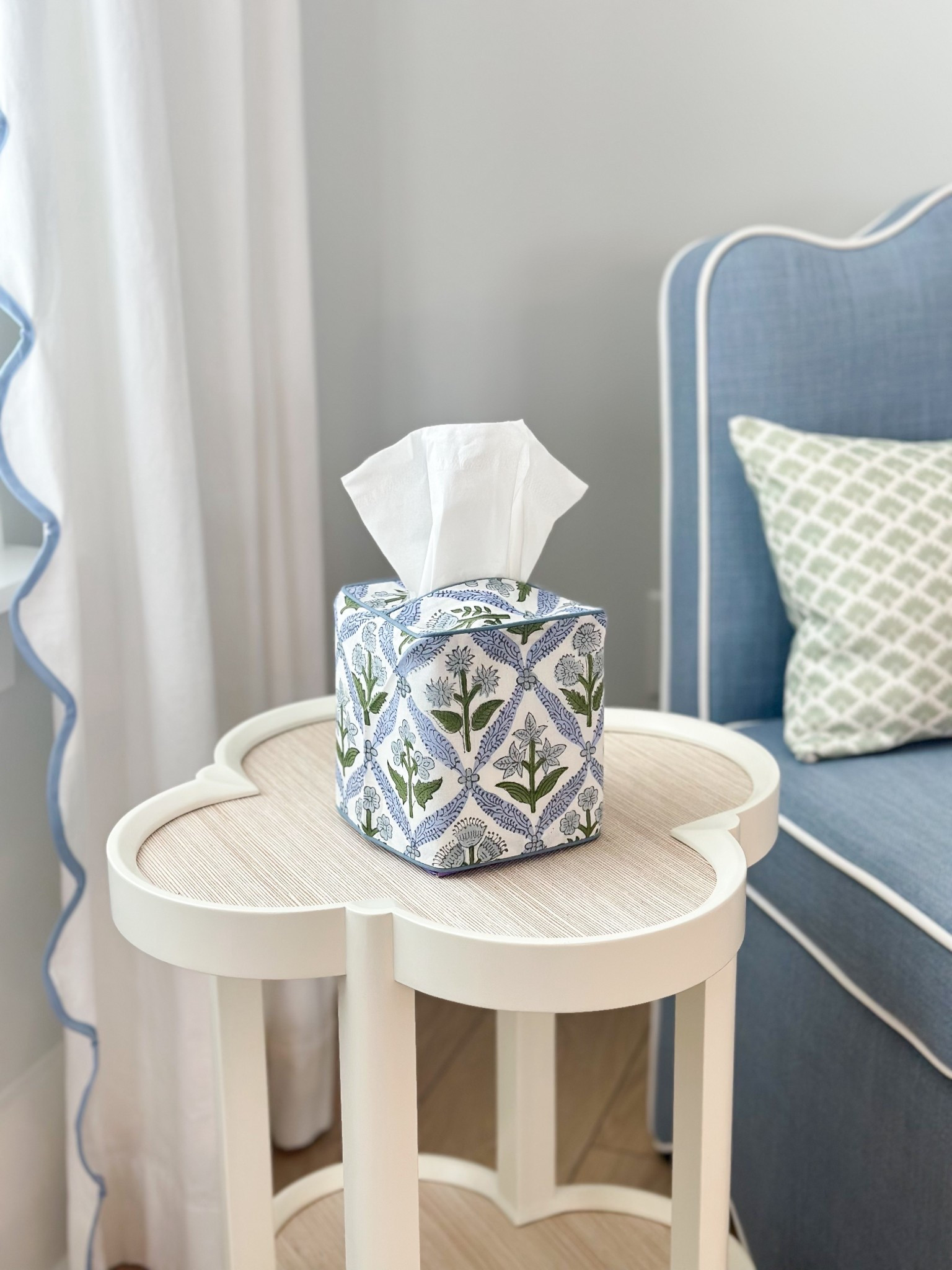 Grab this tissue box cover while it’s on sale under $15 on Amazon! 

Tissue box cover, blockprint, Amazon sale, Serena and Lily sale, Grandmillennial style, Grandmillennial decor 

#LTKSaleAlert #LTKCyberWeek