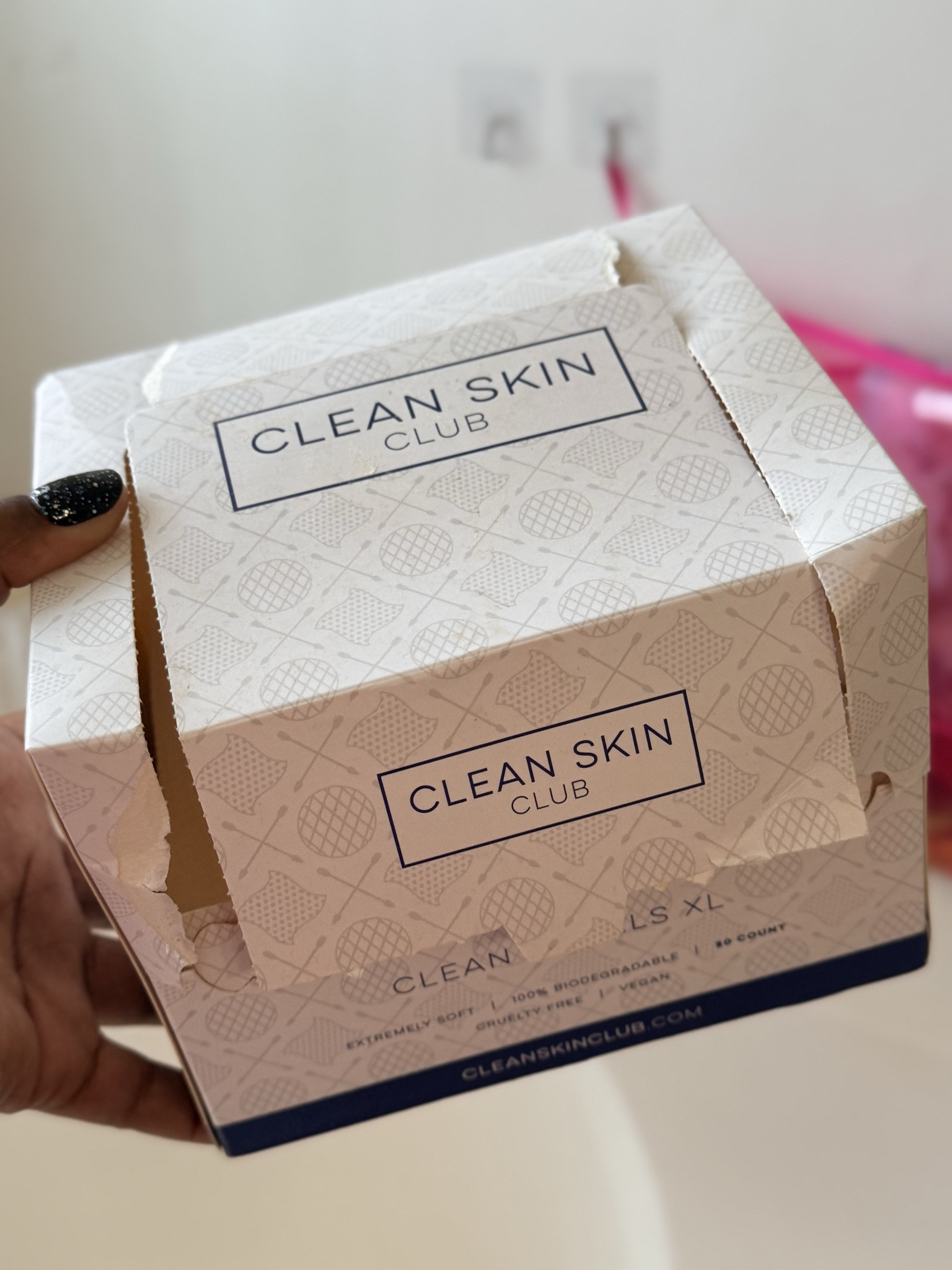 The paper towels I use on my face 🧖🏽‍♀️✨
A small skincare habit that makes a BIG difference — clean, gentle, and perfect for drying my face without transferring bacteria from regular towels.
I linked the exact ones I use on LTK because once you start, you won’t go back.

#skincarehabits #cleanskincare #faceskincare #skincaremusthaves #selfcareroutine #LTKfinds #LTKhome #LTKsale #shoppingfavorites #onlineshopping #ShoppingWithPriiincesss #AtlantaCreator #Atlantacontentcreators

#LTKActive #LTKselfcare #LTKBeauty