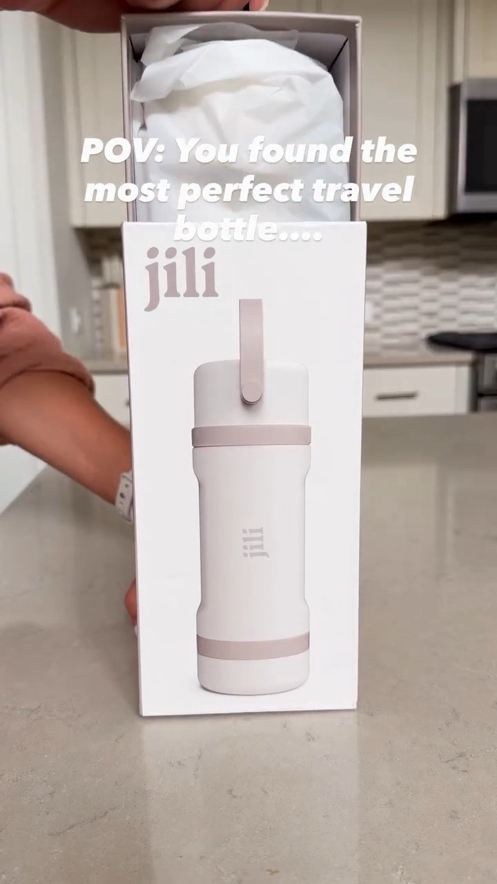 Protein shaker meets travel baby bottle! This bottle has a stainless steel interior with measurements! The bottom has 2 extra nipples and storage for formula! Absolutely love this! 

#travelbaby #babytravel #babybottle