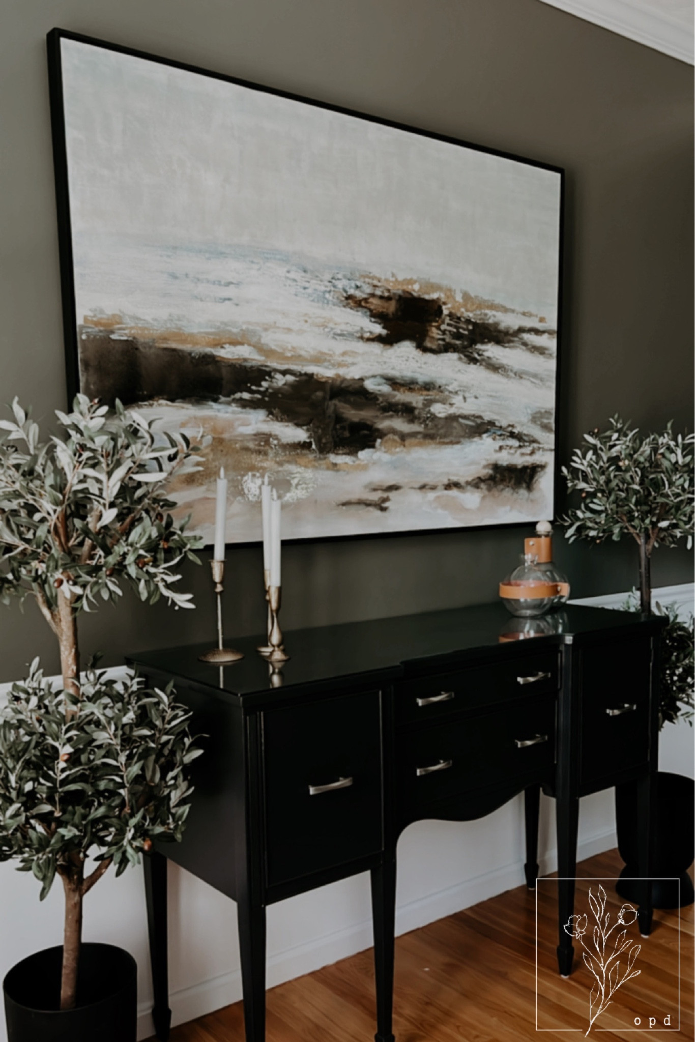 This dining room was so fun to design 🤩 We love how the art, greenery, and buffet play off each other 🌿

#LTKhome