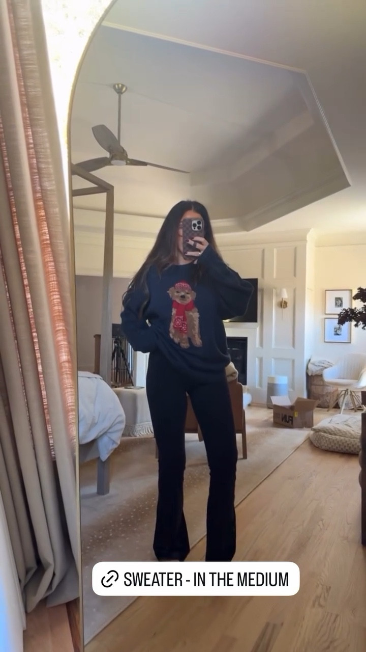 Sweater in the medium 

#LTKSeasonal #LTKHoliday