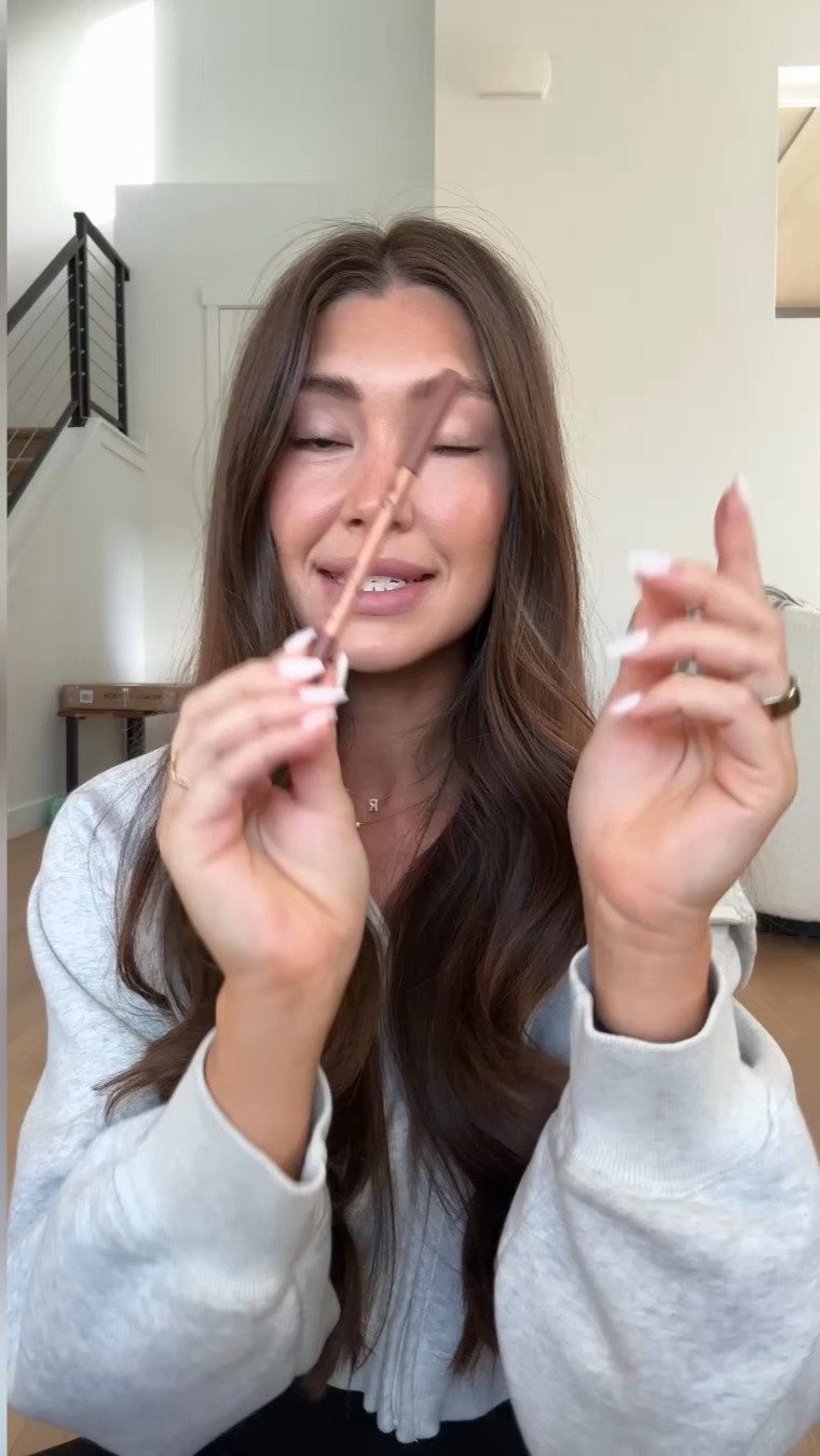 Lip details! 

Merit lip gloss in shade Biarritz