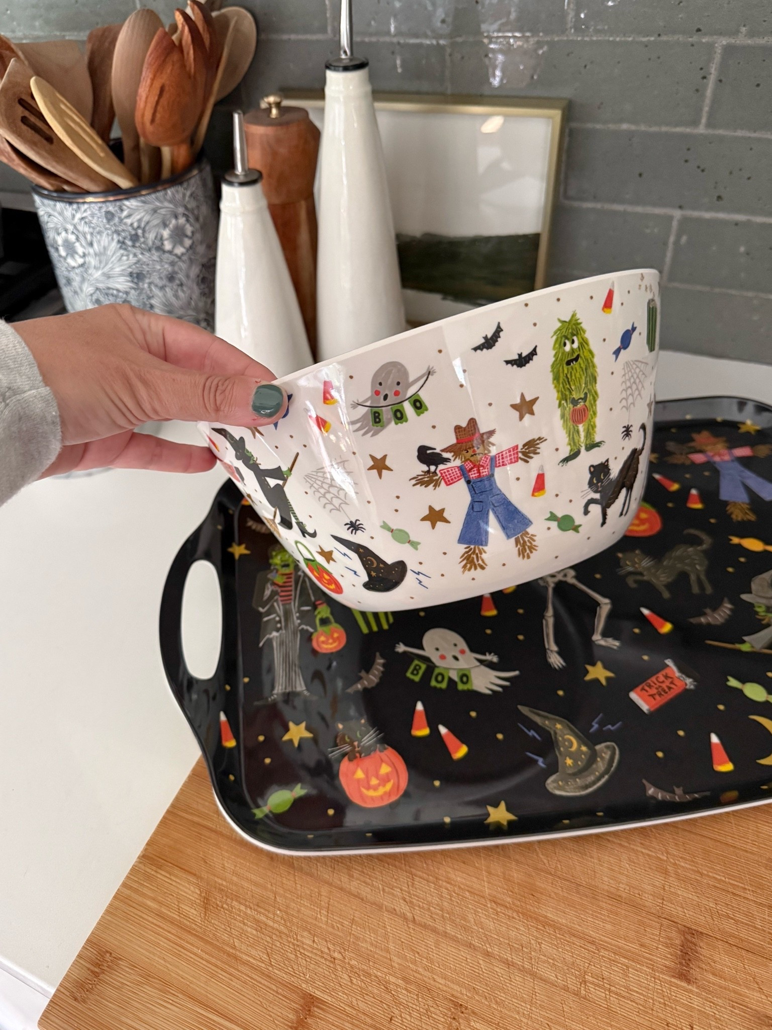 Halloween entertaining is a little more fun with these festive serving pieces! I love the playful Halloween characters on this bowl and tray, perfect for serving candy, snacks, and treats throughout spooky season.

Halloween serving bowl, Halloween serving tray, Halloween kitchen decor, Halloween entertaining, spooky season decor, Halloween party essentials, festive serveware, Halloween snack bowl, Halloween party ideas, seasonal kitchen accessories, Halloween home finds, girlonthehudson