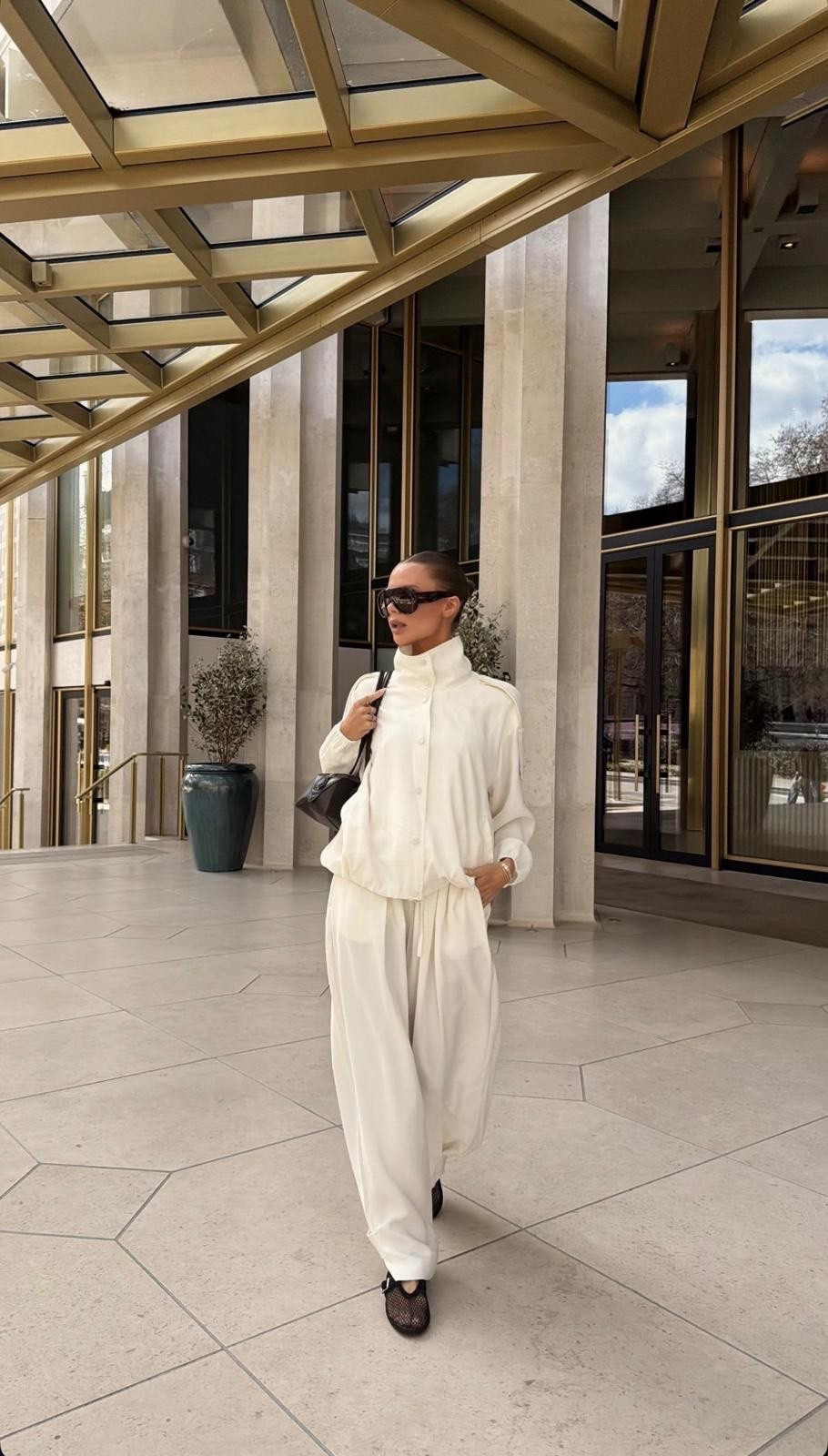 Absolutely LOVE this set! I’m wearing a size M in jacket and S in trousers 🤍🤍


#LTKspring #LTKeurope #LTKuk