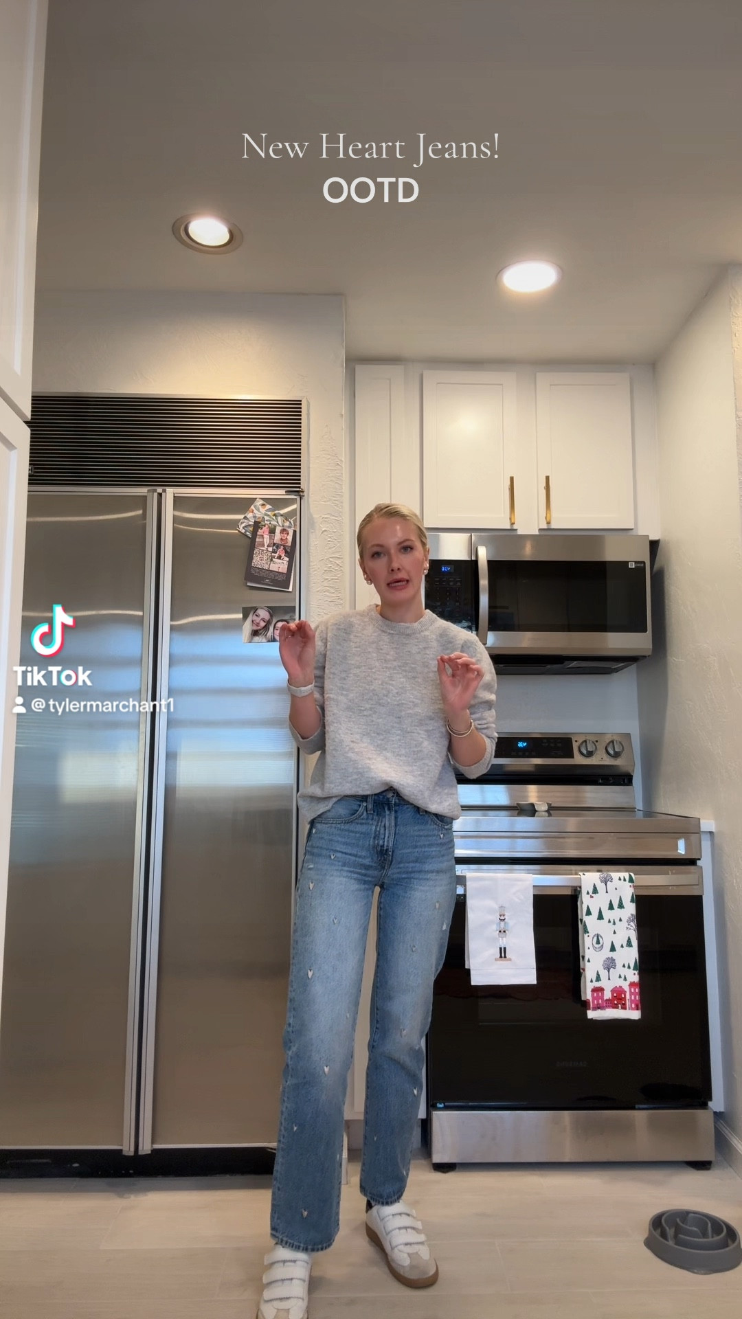 closet staples! wearing an xs in sweater and a 24 in denimm

#LTKStyleTip