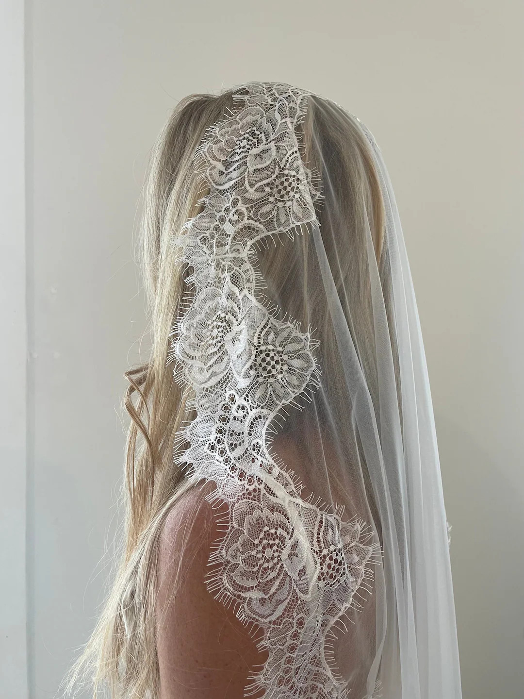 Lace Wedding Veil Scolloped Edge Veil Mantilla Lace Veil Antique Vintage Bridal Veil Eyelash Lace... | Etsy (US)