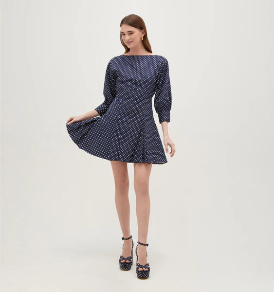Ava is 5’9” and wears a size XS in the Navy Polka Dot Cotton Sateen | Hill House Home US