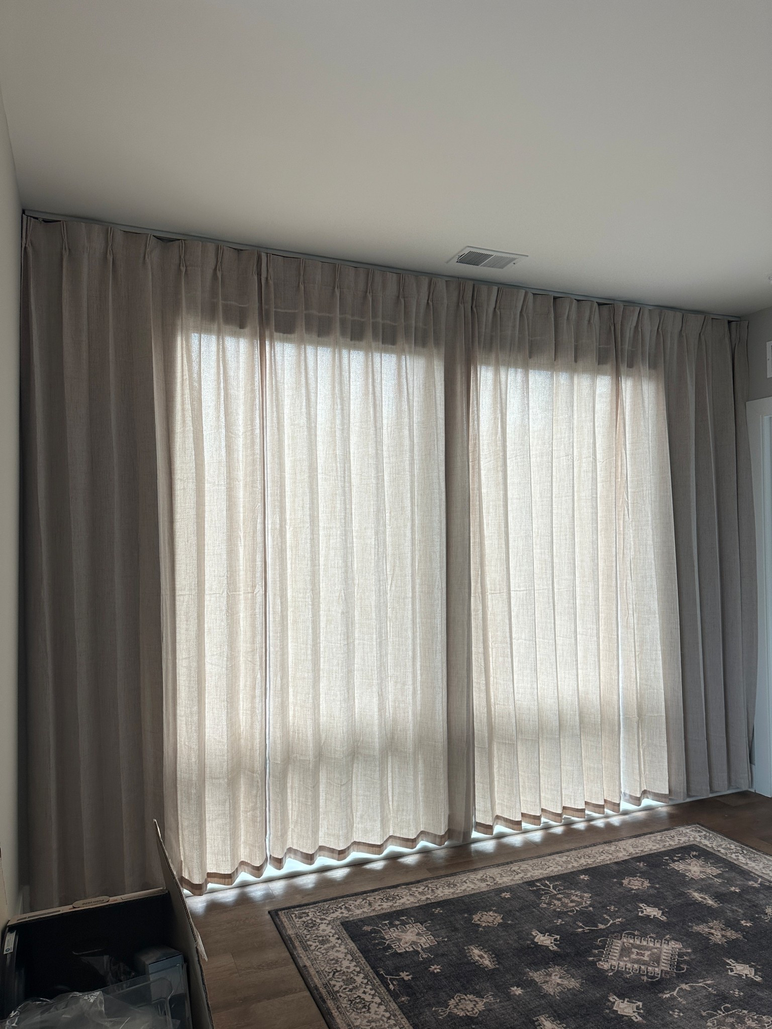 Floor to ceiling curtains 🤎🏠🌿 