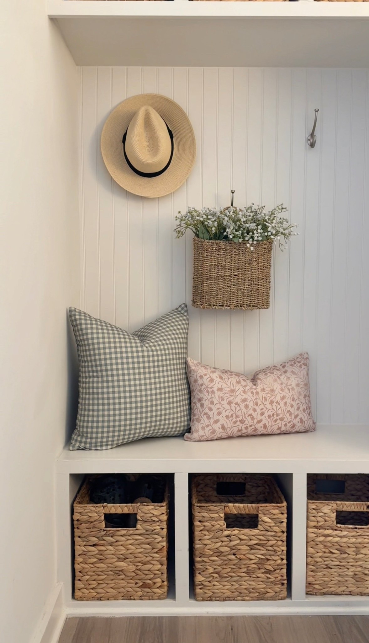 Entryway bench styling ✨

#LTKSeasonal #LTKStyleTip