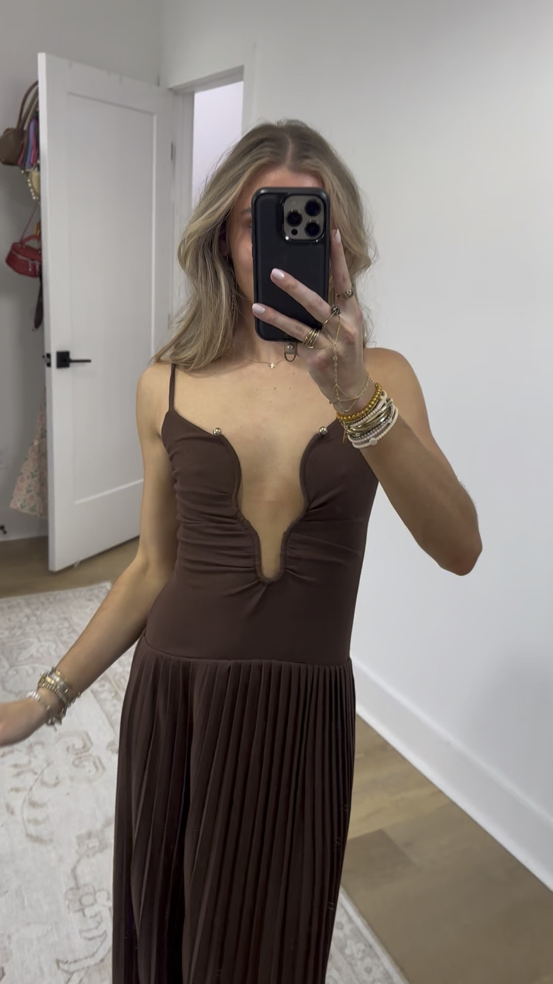 Showpo size US 2. This maxi slips on with an easy U-shaped neckline, soft pleats that skim and flatter, and a rich chocolate hue that feels luxe from dinner to dance floor. The flow and movement give subtle Balletcore energy, while the longline silhouette keeps it chic for any RSVP.
Hathaway Maxi Dress makes a statement without trying too hard, style it with pendant necklaces for a glow-up moment or lean into sleek minimal vibes with loafers for a cool contrast. An effortless pick from our Dresses edit, it’s the brown dress you’ll reach for whenever the mood is “elegant, but make it fun

#LTKWedding #LTKootd #LTKFindsUnder100