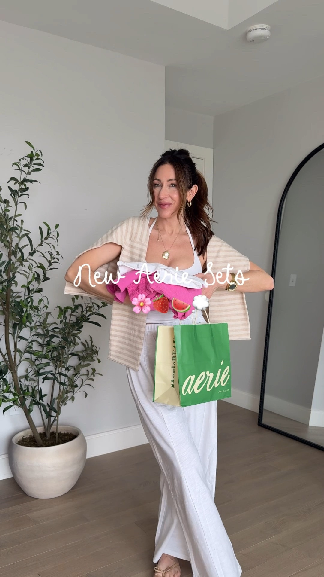 Aerie Real sets I’m loving! I got it in 2 colors and might get a 3rd.

#LTKSeasonal #LTKSaleAlert #LTKootd
