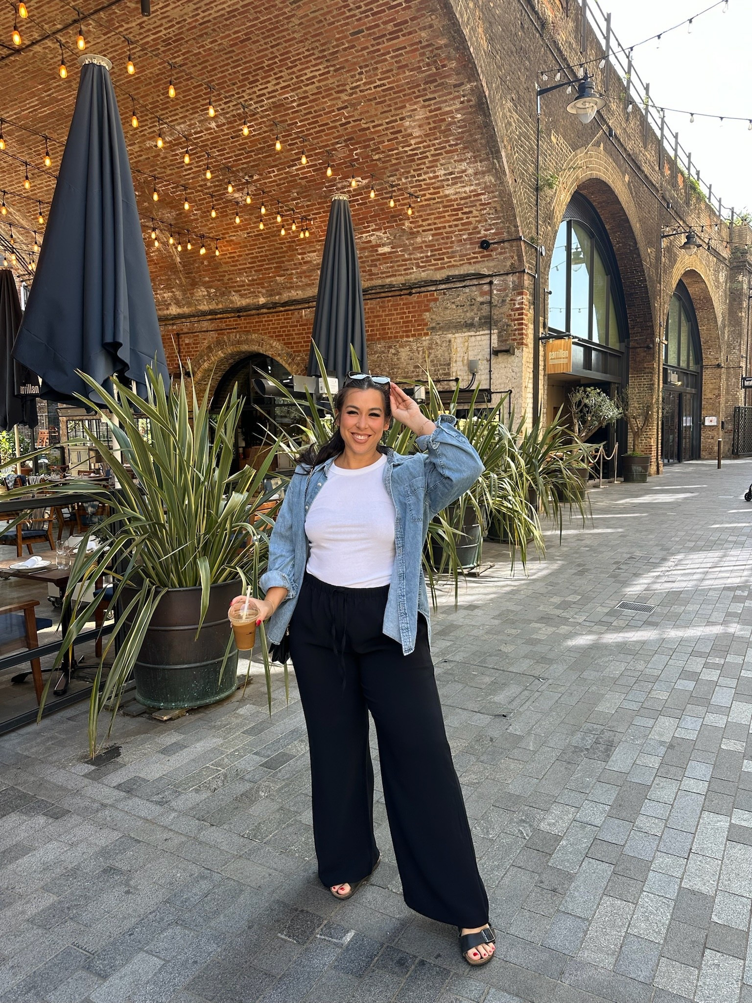 Size XL!
-
-
-
Casual fall outfit, tourist outfit, Europe outfit, denim jacket, jean jacket outfit