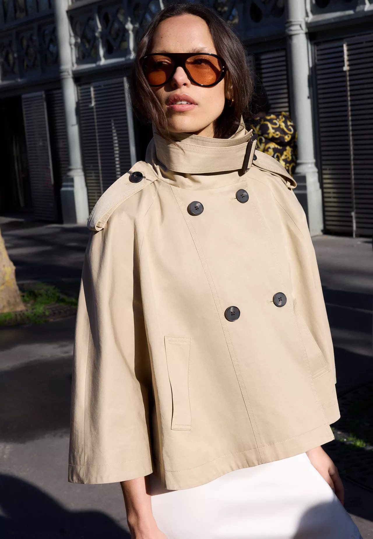 Cape trench coat - Women's Mocacos Nuevo | Stradivarius United Kingdom | Stradivarius (UK)