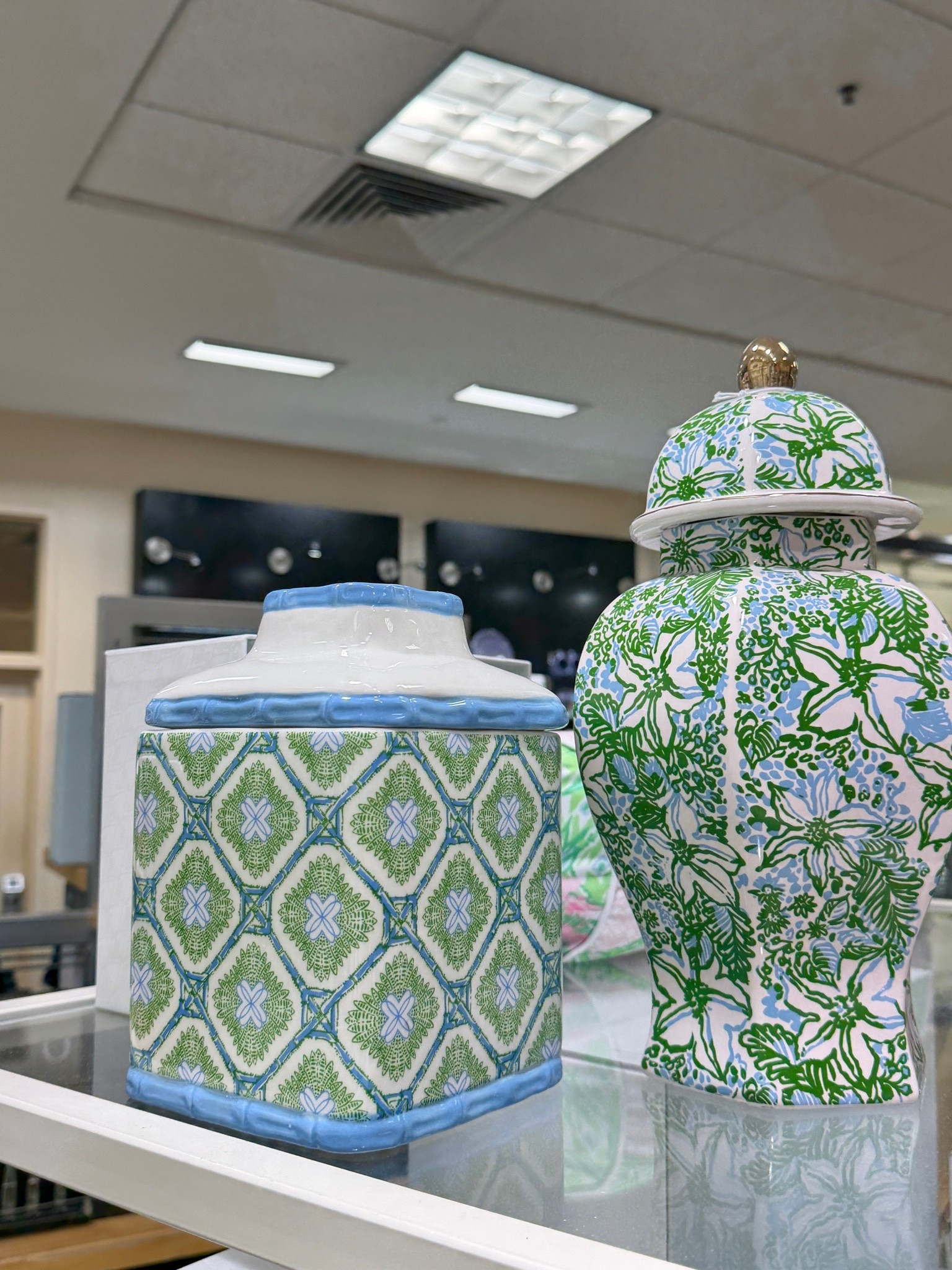 Tissue holder 💚 ceramic tissue box, blue and green tissue container, chinoserie summer decor