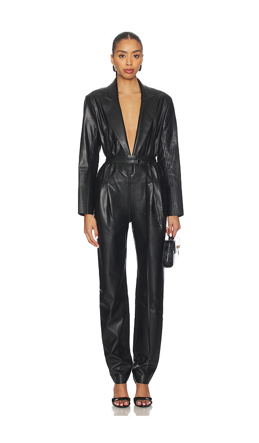 Norma Kamali Easy Fit Single Breasted Tapered Leg Jumpsuit in Black. Taglia XS. Also in M, S, XXS. | Revolve Clothing (Global)