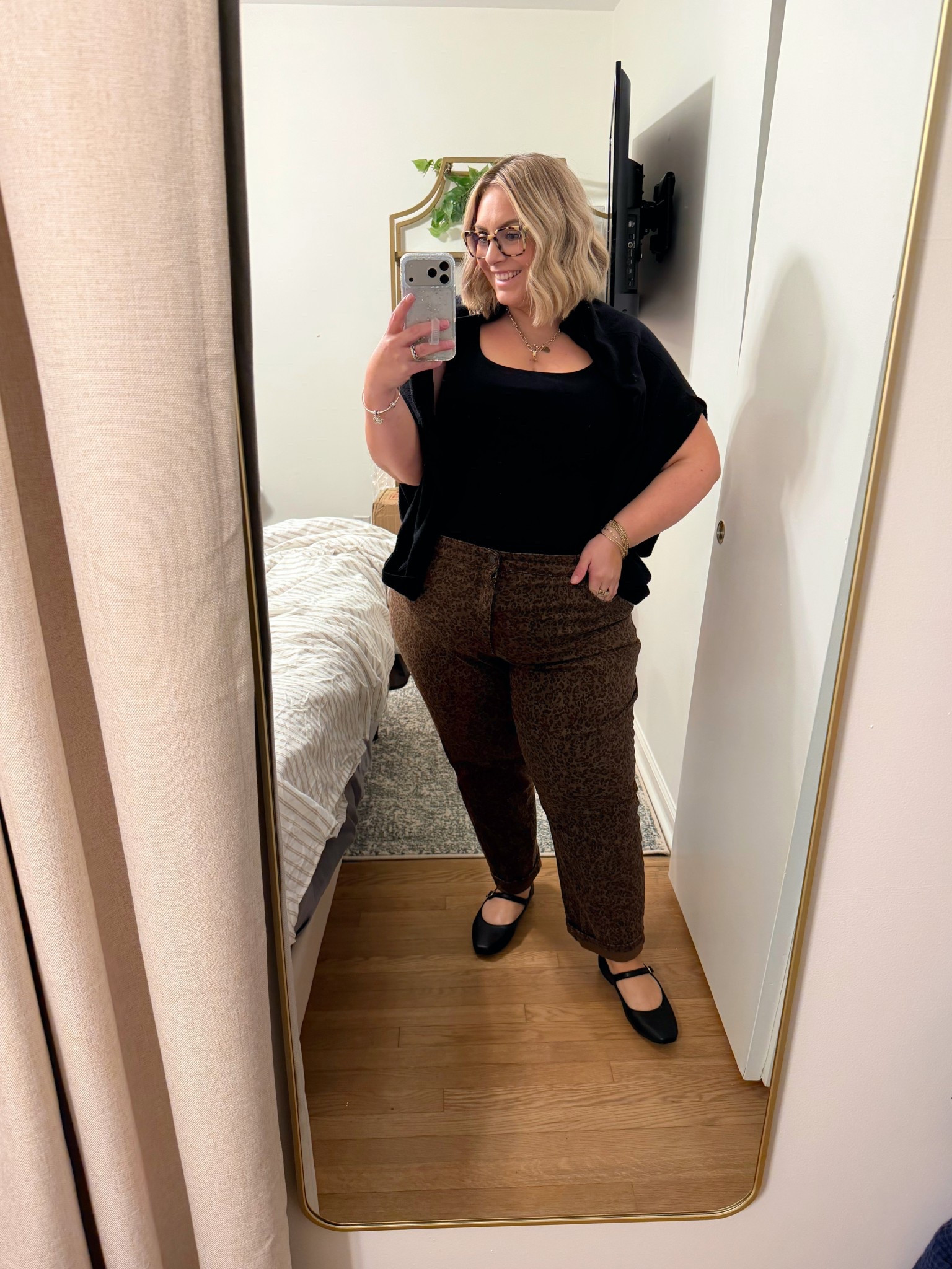 It’s not hot but it’s cute 🤣
Jeans 22p
Bodysuit 2X
Sweater XXL


#LTKFindsUnder50 #LTKPlusSize #LTKmomlife