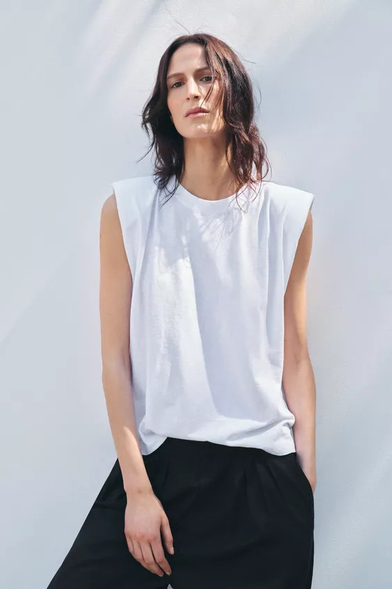REGULAR FIT - ROUND NECK - NORMAL LENGTH - SLEEVELESSCotton T-shirt. Round neck and sleeveless wi... | Zara UK