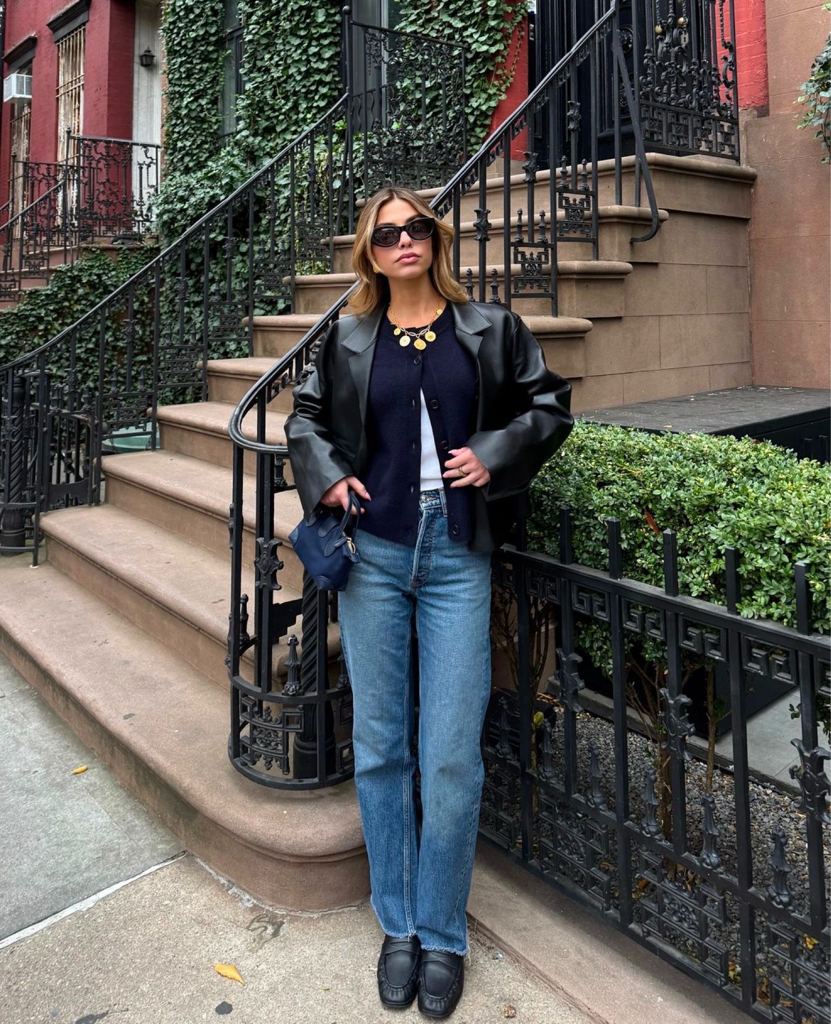 Love this navy cardigan so much for fall 🖤🖤

#LTKSeasonal #LTKFindsUnder100 #LTKStyleTip