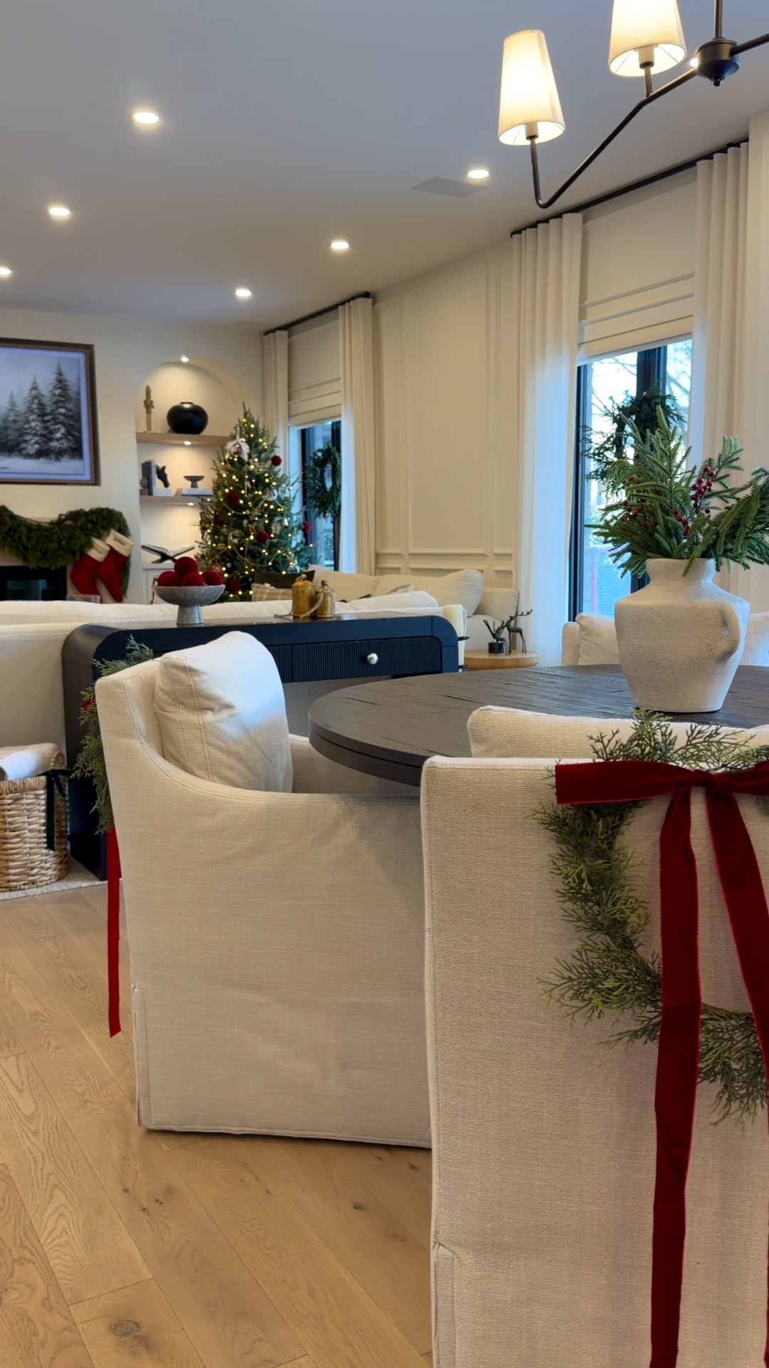 Wayfair Canada came to the rescue when I decided it was time for a new kitchen table right before the holidays! I’m in love with the solid wood table and upholstered chairs 
@wayfaircanada  #wayfaircahome #wayfaircapartner


#LTKsale #LTKholiday #LTKhome