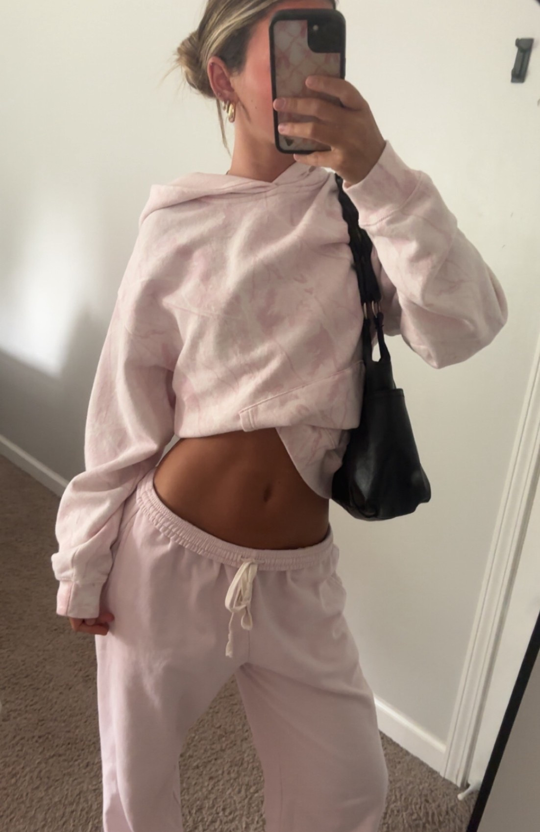 Hoodie: size xs
Pants: one size

#LTKSeasonal #LTKFindsUnder50 #LTKStyleTip