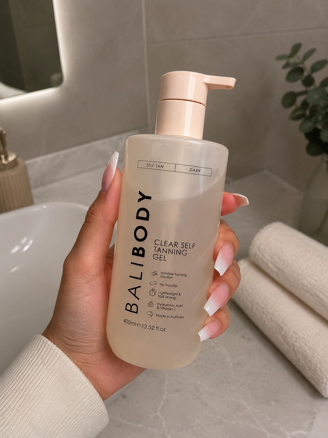 ✨ My current tanning favorite 🤎

This clear tanning gel gives the prettiest natural glow, dries quickly, and doesn’t transfer onto clothes or sheets. Perfect for busy days when you want a sun-kissed look without the hassle. ☀️

#LTKitalia #LTKeurope #LTKsummer