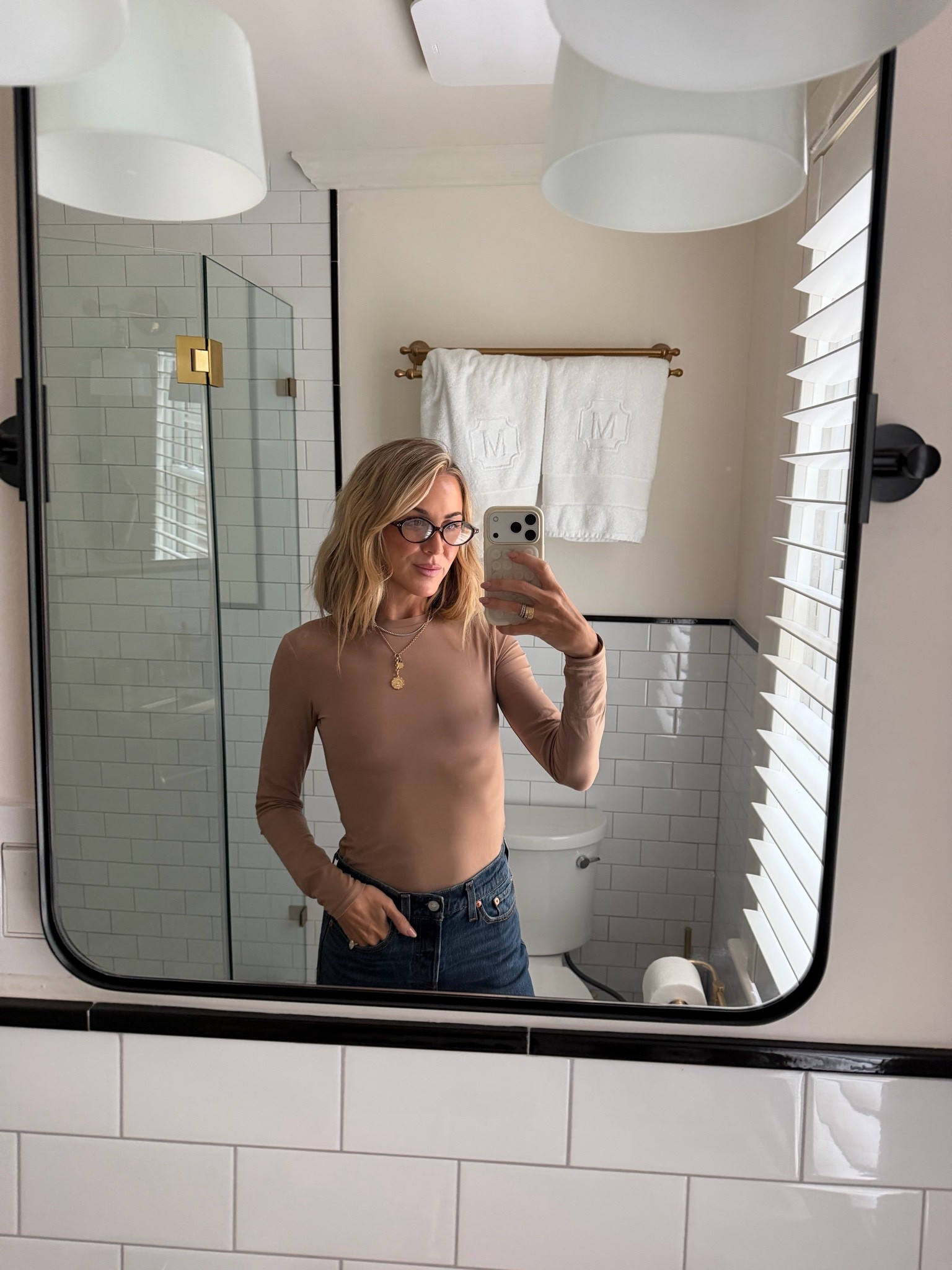 Amazon basic top under $20 wearing xs