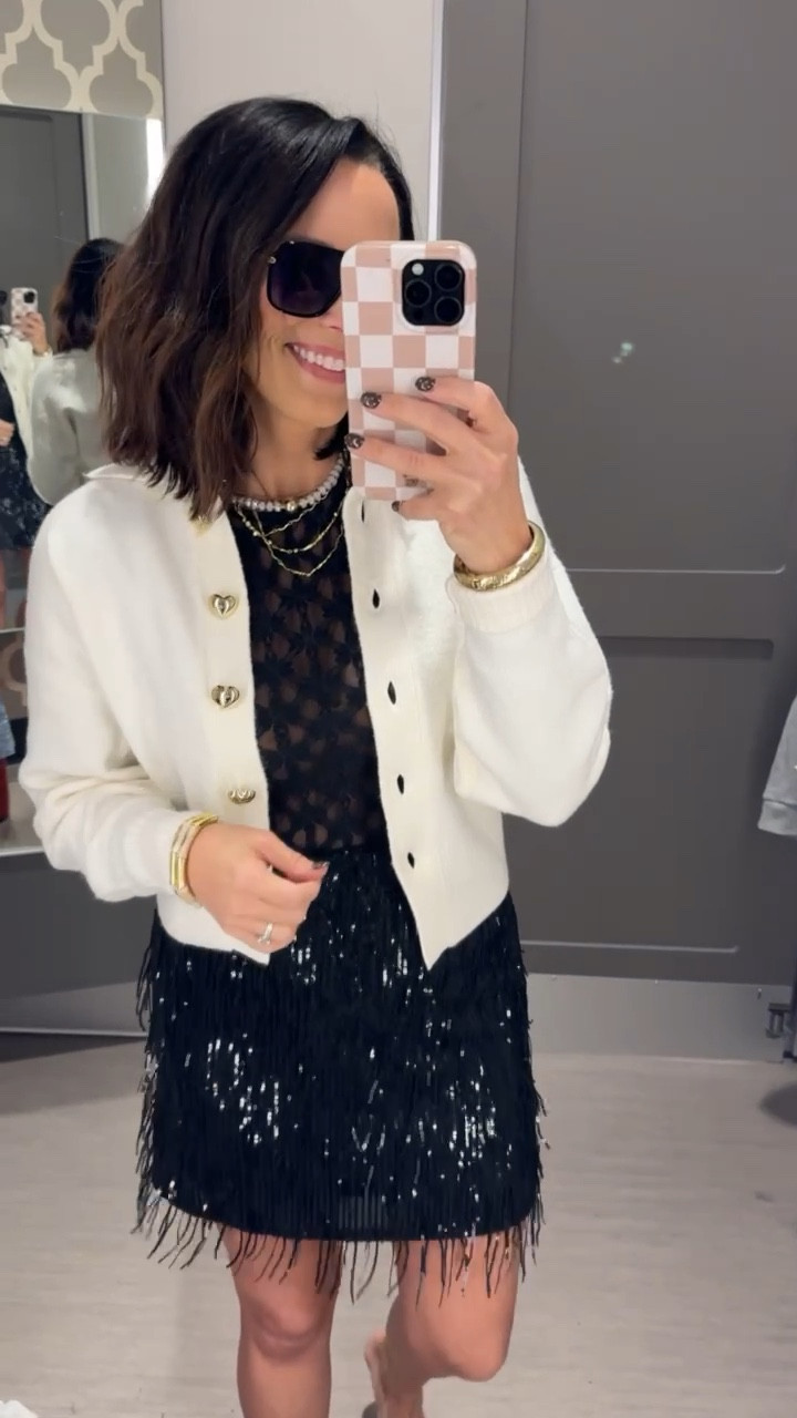 Y’all I’m obsessed with this entire outfit!! Perfect for your next Holiday party, throw on a cute cardigan, you’ll stay warm while looking chic ✨

Holiday party outfit, chic style, elevated casual, party look, Target style, VintagePickin



#LTKPetite #LTKSeasonal #LTKHoliday