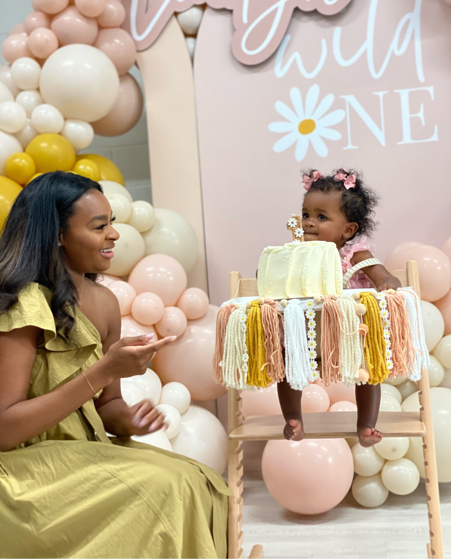 Londyns outfit & high chair banner from her birthday party 🌻

First birthday high chair banner, high chair banner, Etsy party decor, Etsy high chair banner 

#LTKparties #LTKkids