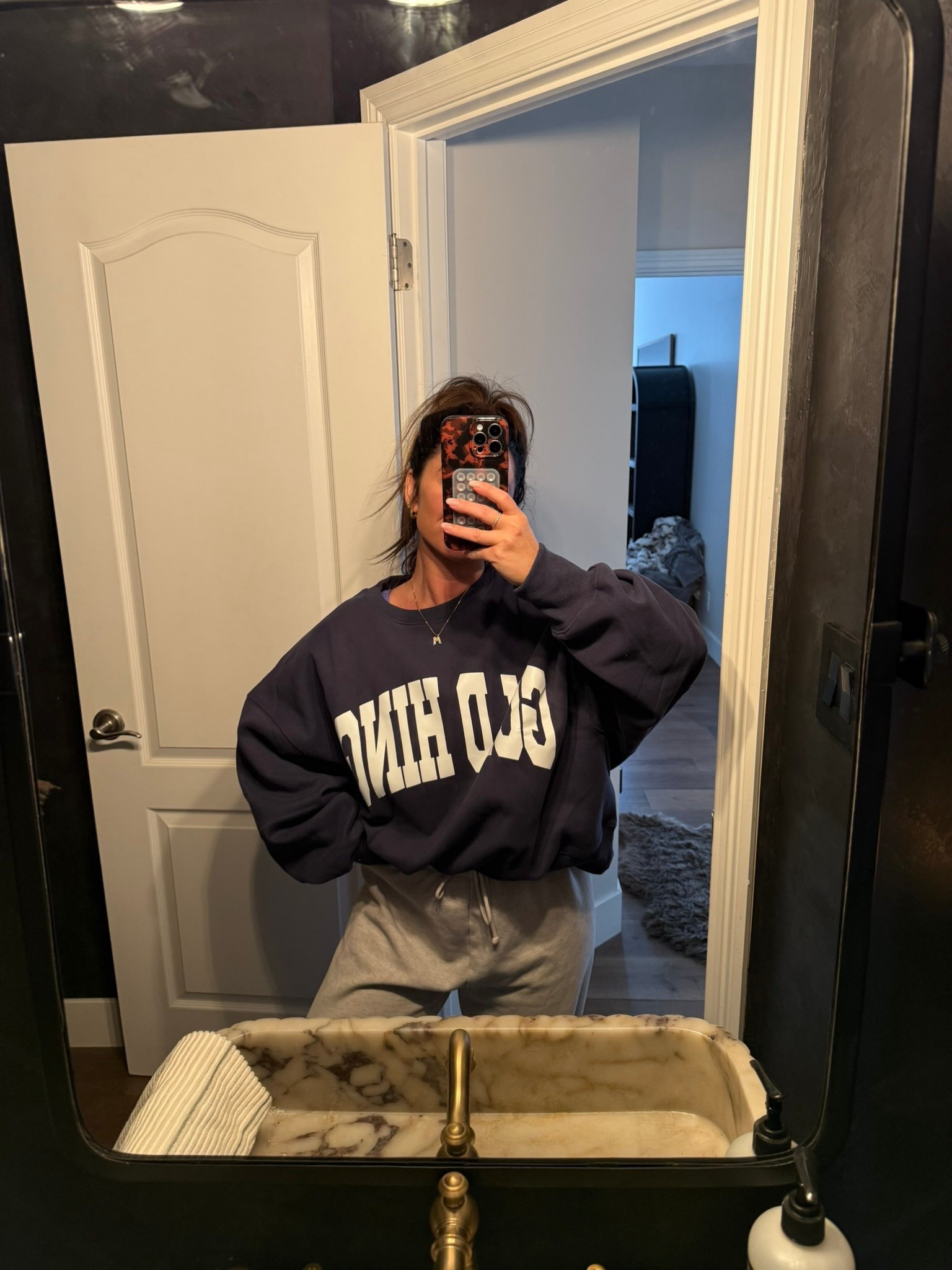 Living in this gold hinge crewneck ✨ it’s definitely worth the hype 

#LTKgrwm #LTKootd #LTKSeasonal